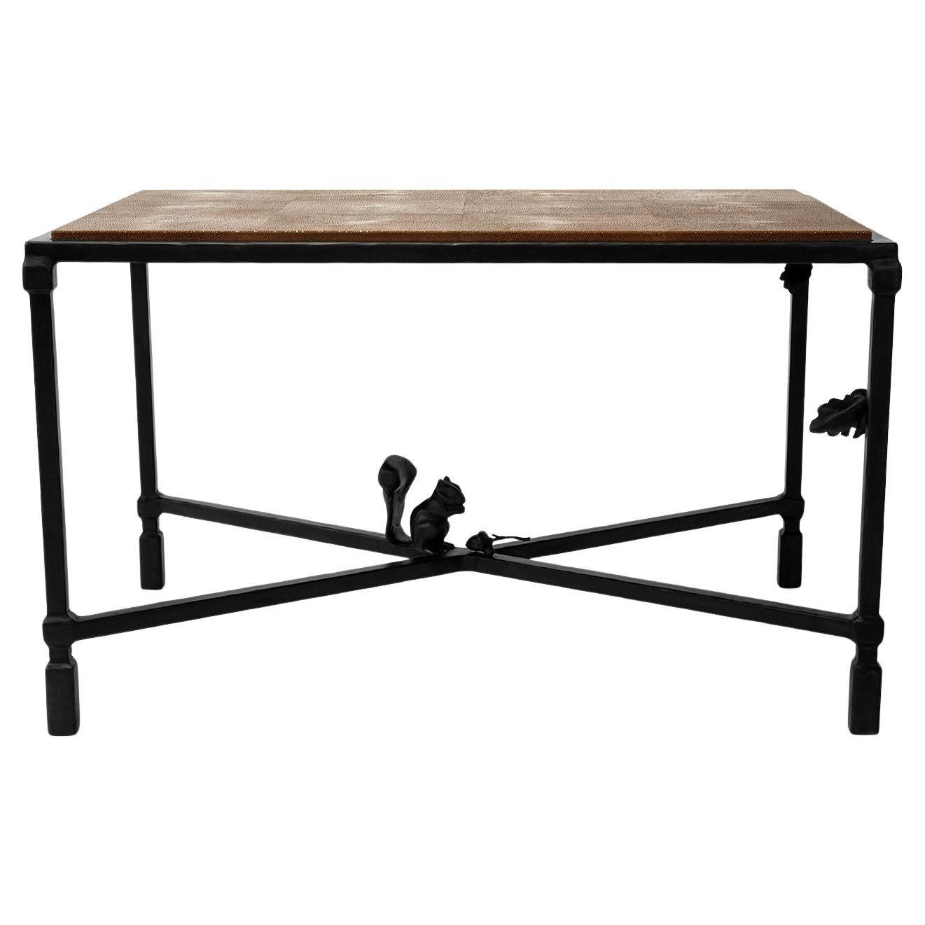 Shagreen Beistelltisch Modern Geometrisch Stark Thick Handgefertigter geschwärzter Stahl gewachst