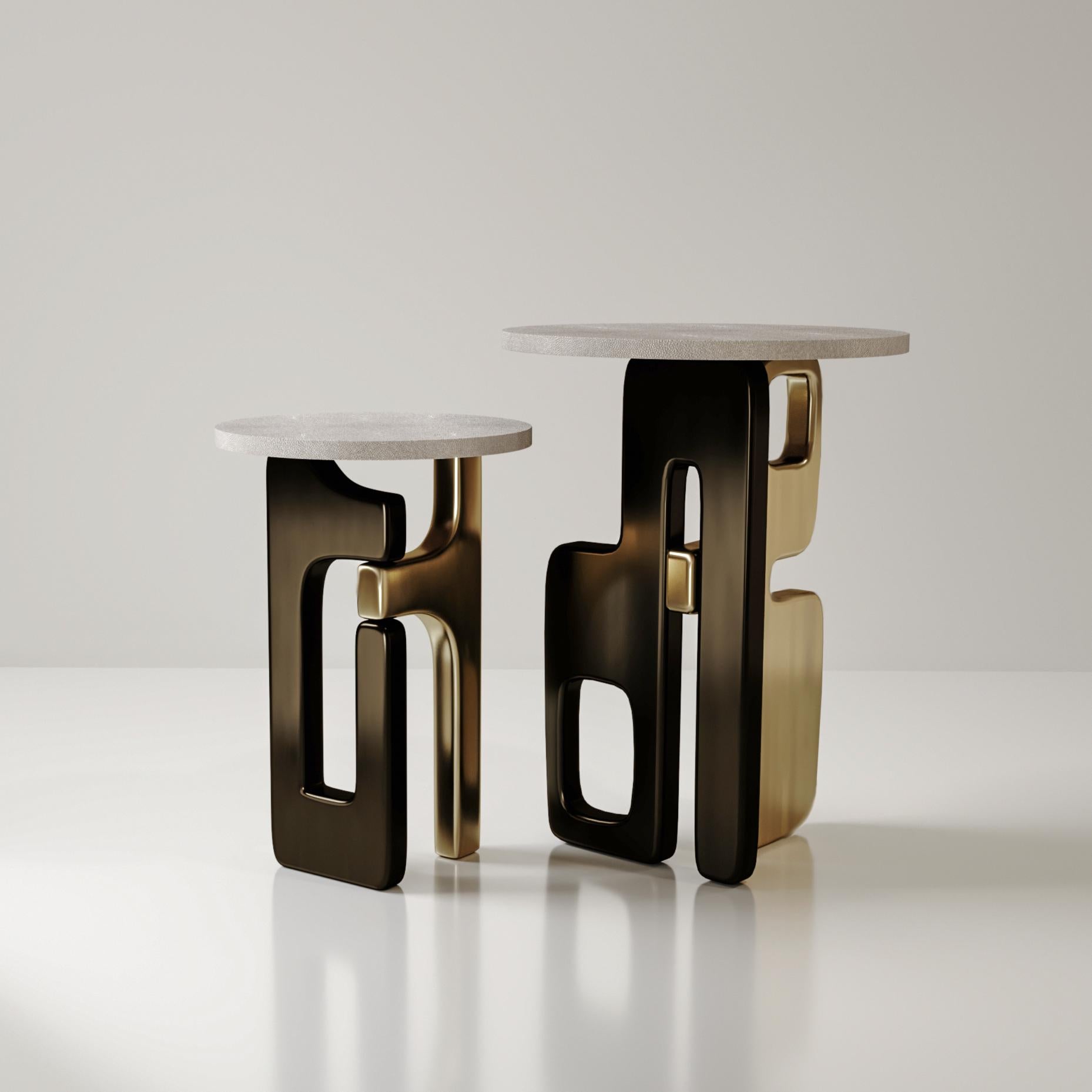 Shagreen-Beistelltisch mit Bronze-Patina-Messingdetails von Kifu Paris im Zustand „Neu“ im Angebot in New York, NY