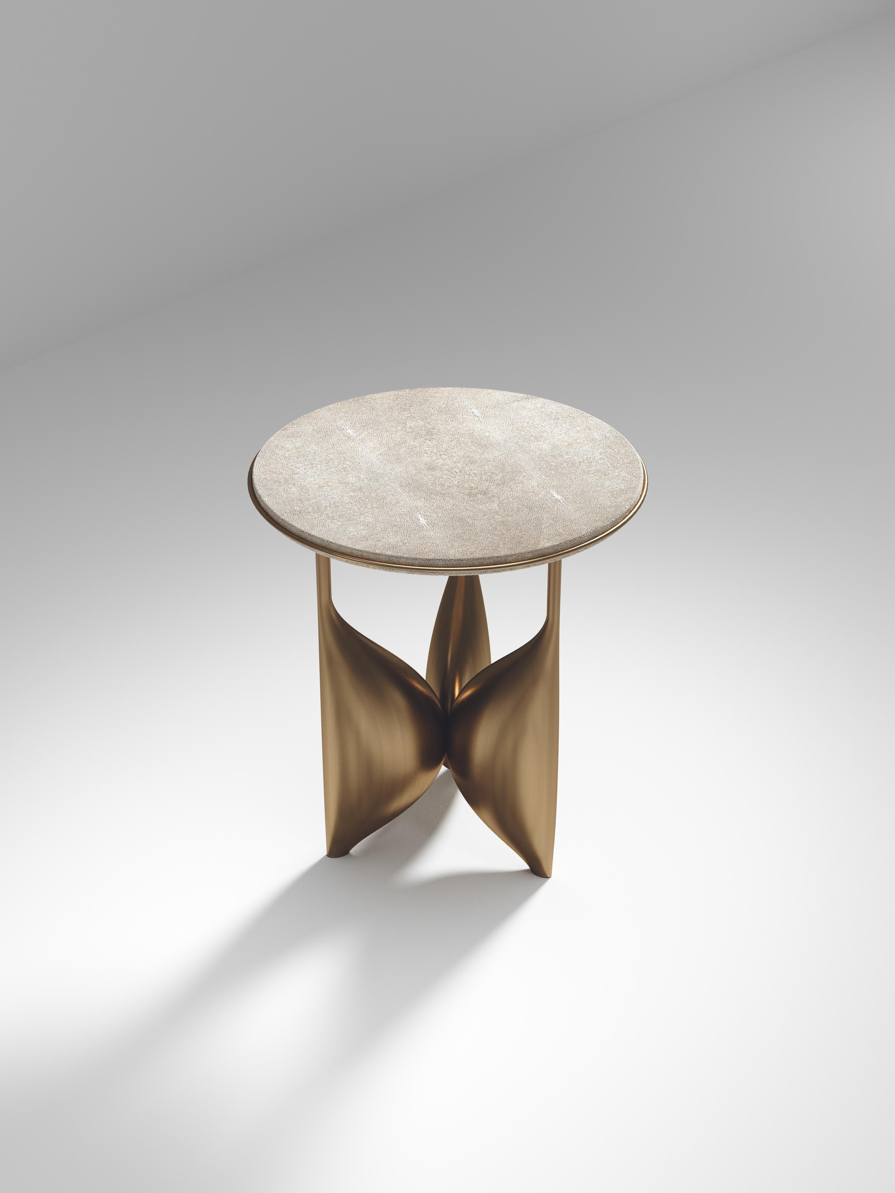 Shagreen Side Table with Bronze Patina Brass Details by Kifu Paris In New Condition For Sale In New York, NY