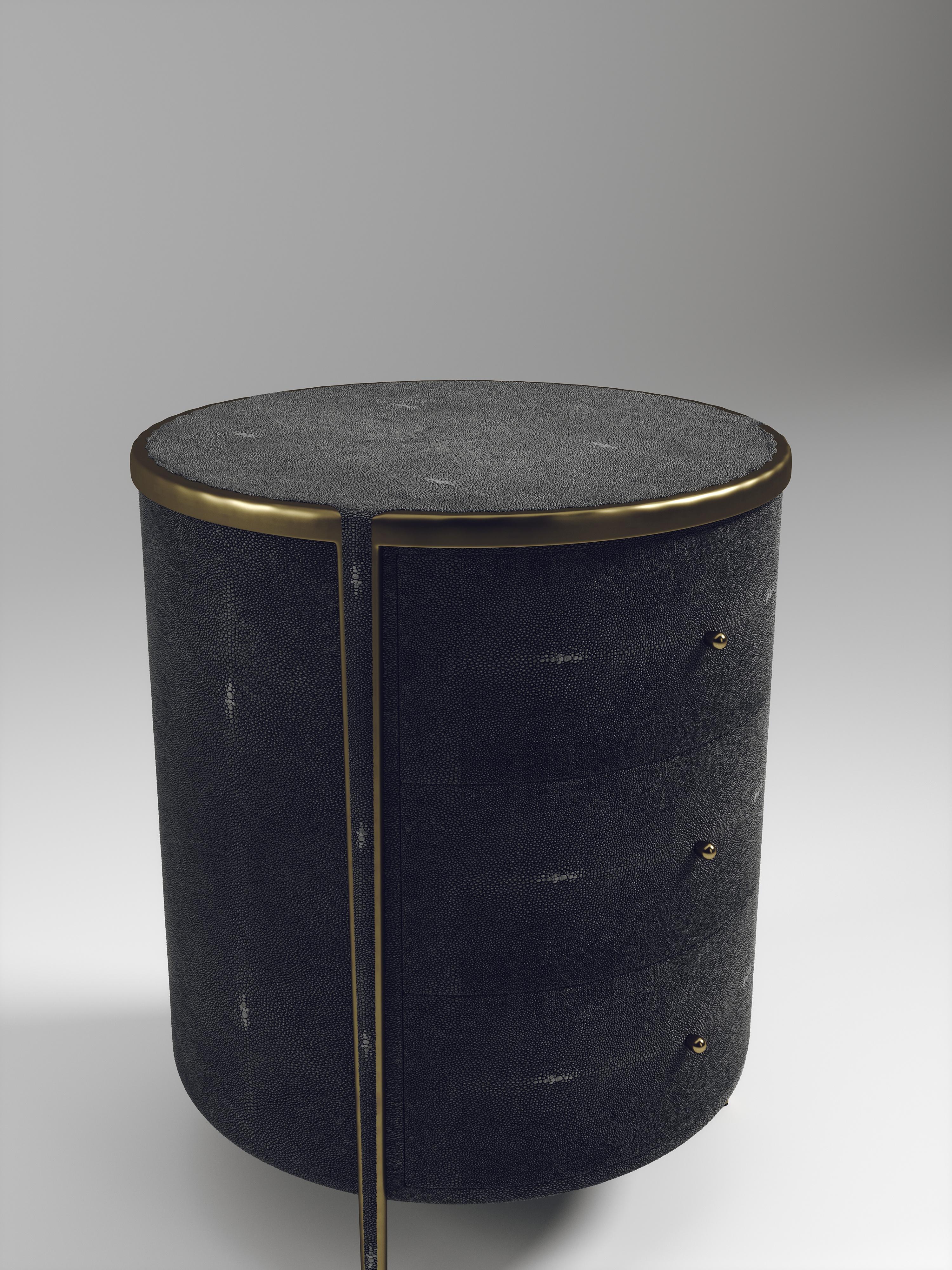 Shagreen-Beistelltisch mit Bronze-Patina-Messingdetails von R&Y Augousti im Angebot 3