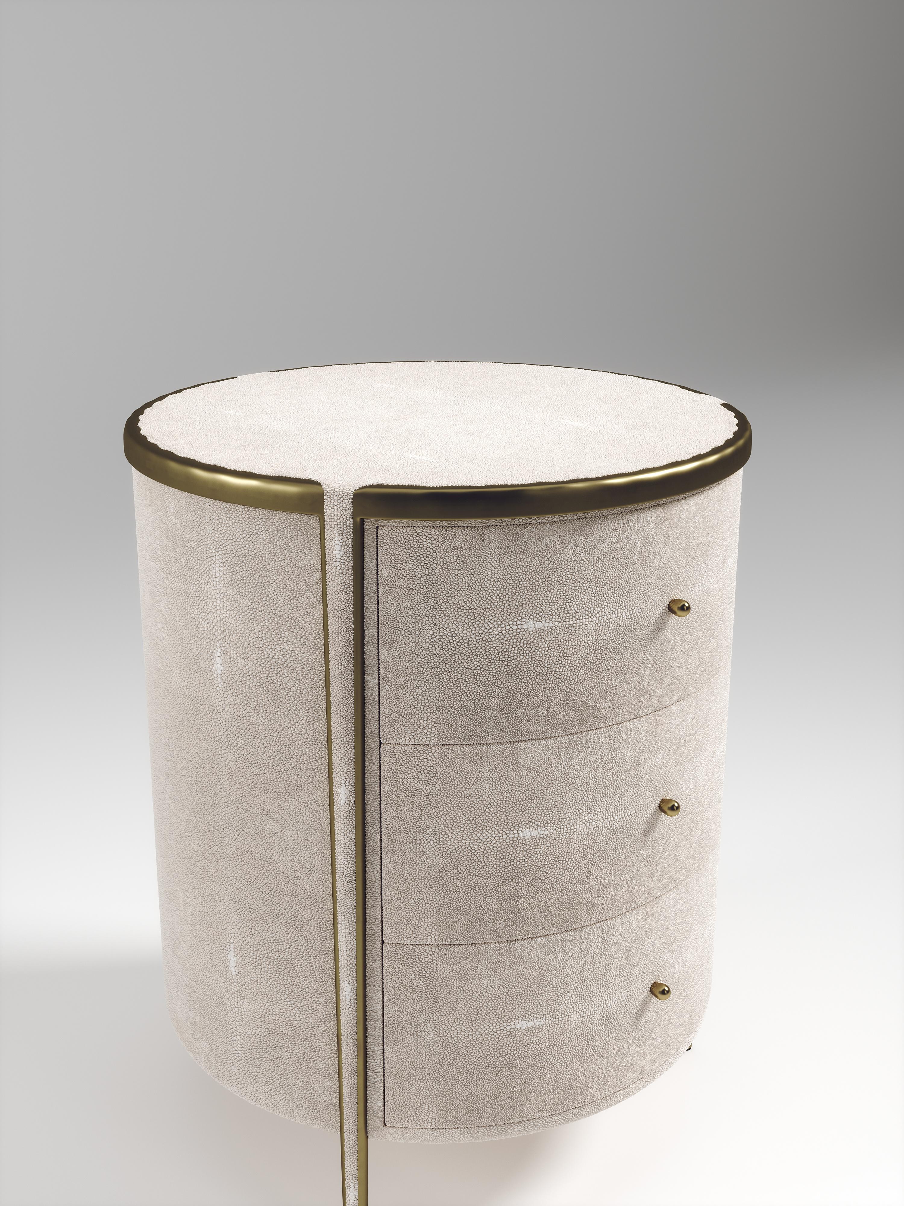 Shagreen-Beistelltisch mit Bronze-Patina-Messingdetails von R&Y Augousti (Art déco) im Angebot