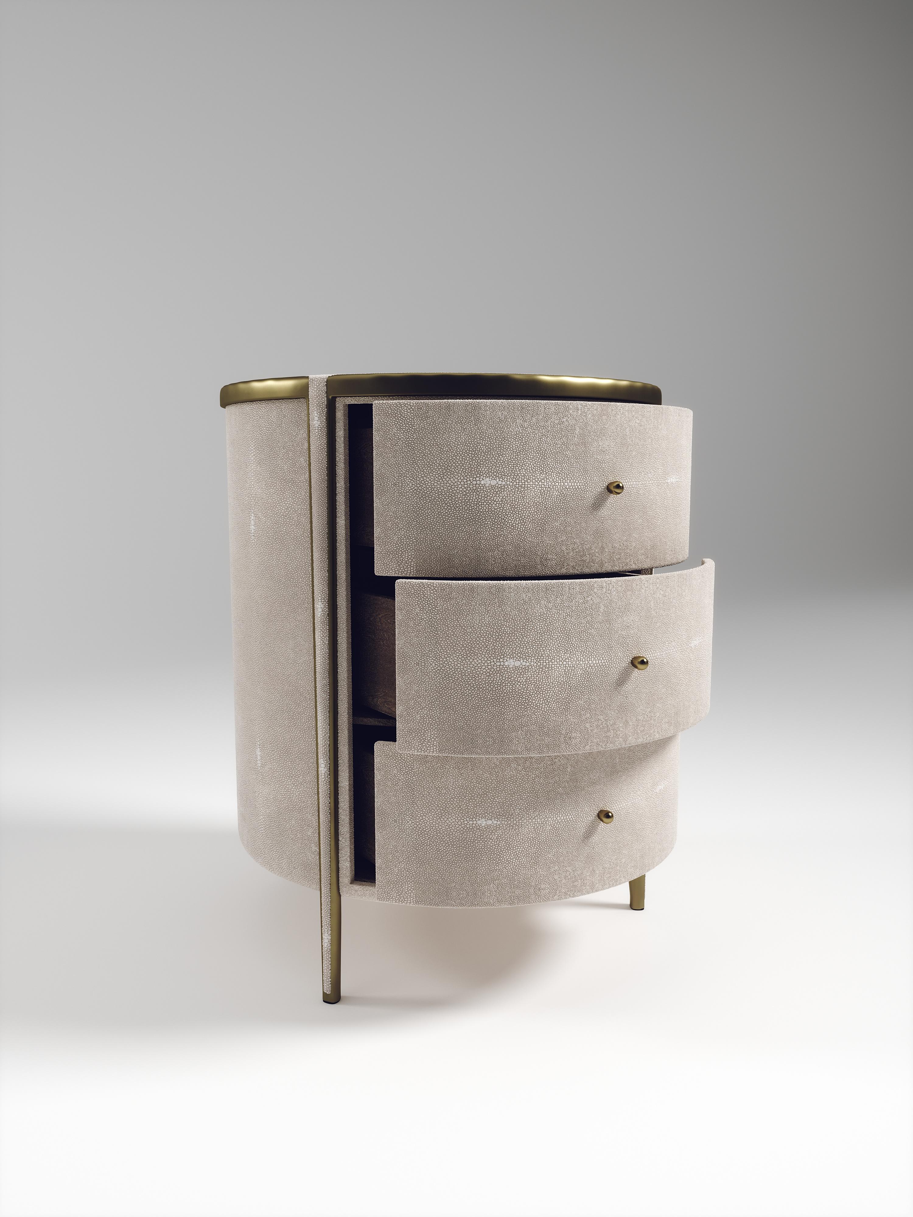 Shagreen-Beistelltisch mit Bronze-Patina-Messingdetails von R&Y Augousti (Philippinisch) im Angebot