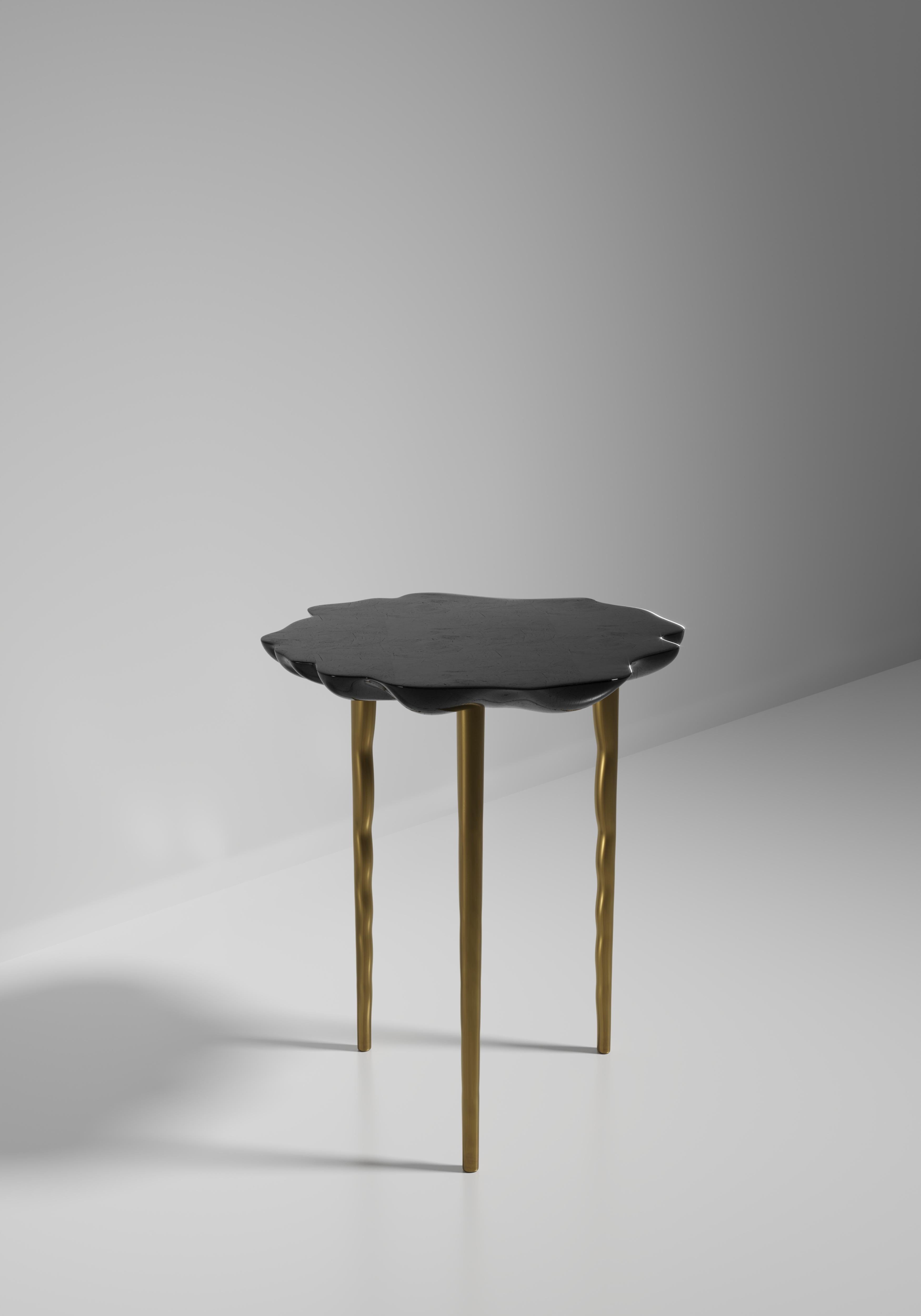 XXIe siècle et contemporain Table d'appoint en galuchat avec détails en laiton patiné par R&Y Augousti en vente