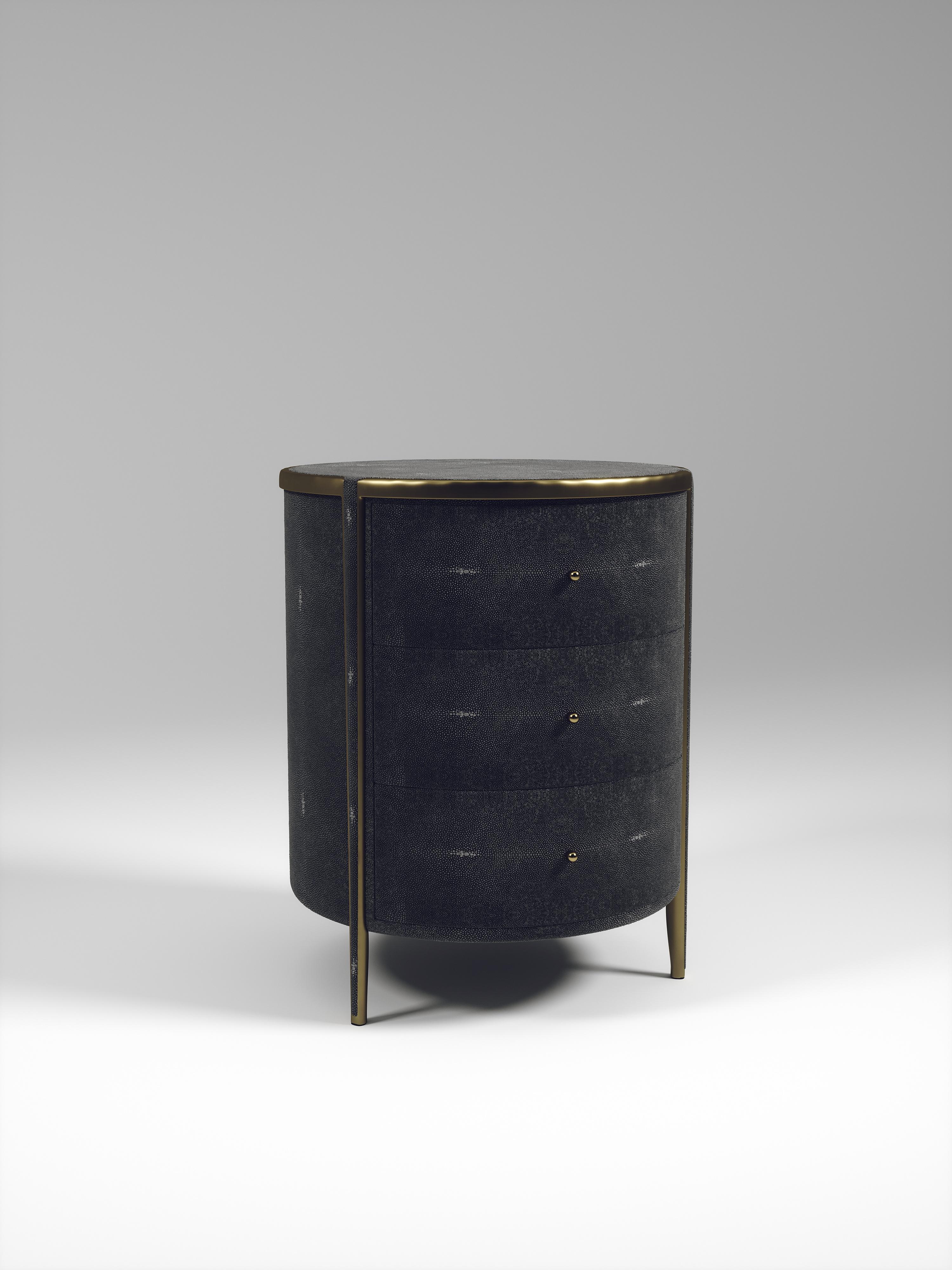Shagreen-Beistelltisch mit Bronze-Patina-Messingdetails von R&Y Augousti im Angebot 1