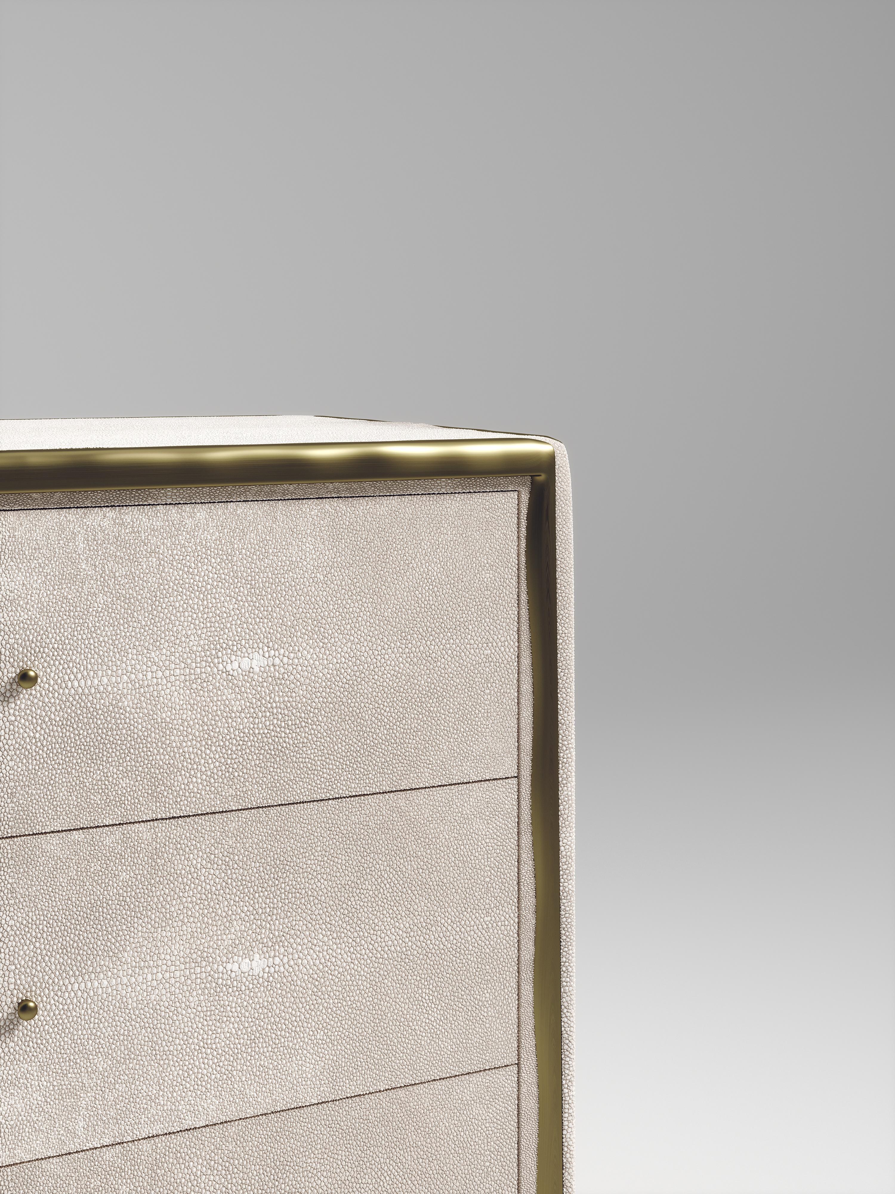 Shagreen-Beistelltisch mit Bronze-Patina-Messingdetails von R&Y Augousti im Angebot 1