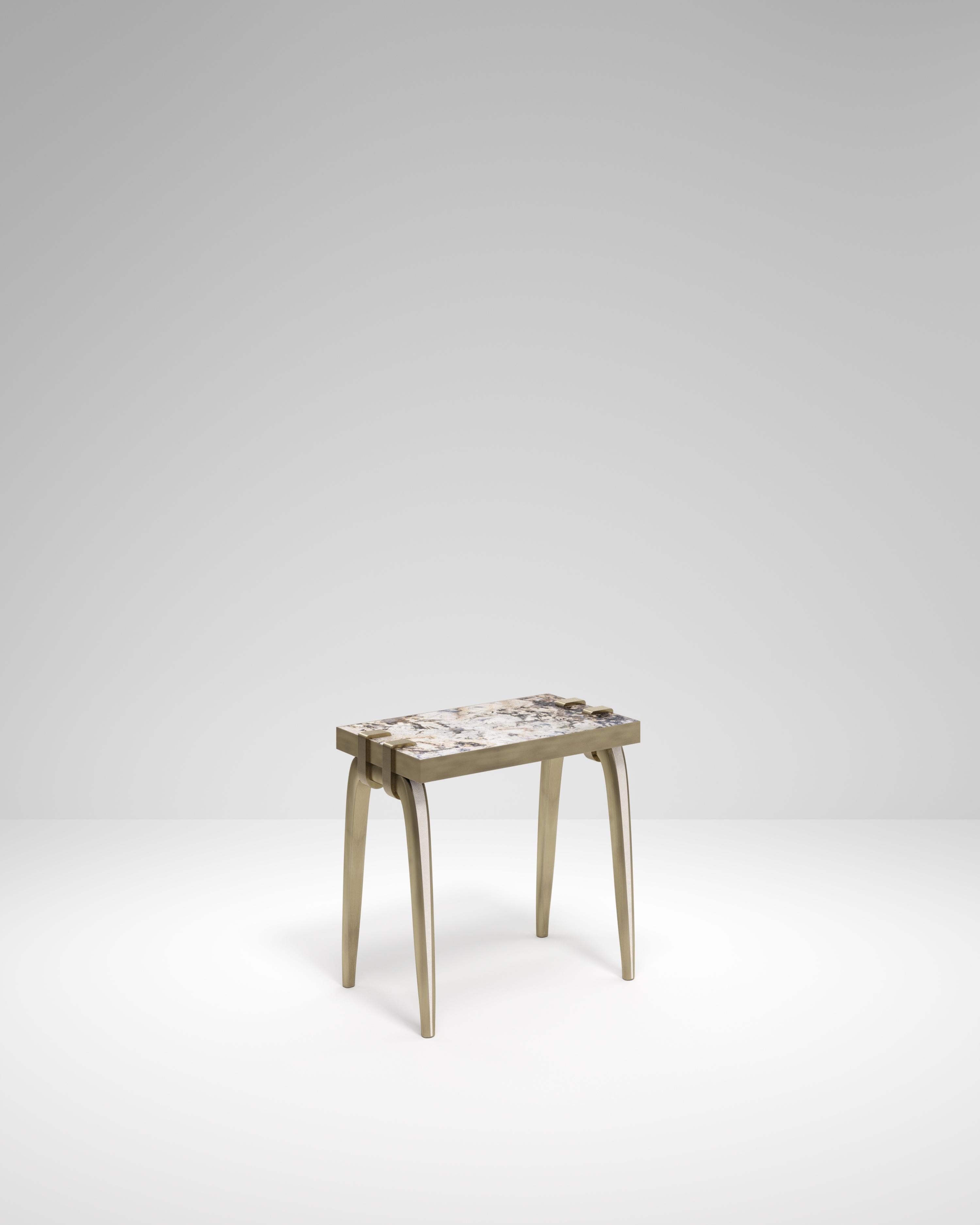 Table d'appoint en galuchat avec dtails en laiton bronze-patina de R&Y Augousti en vente 1