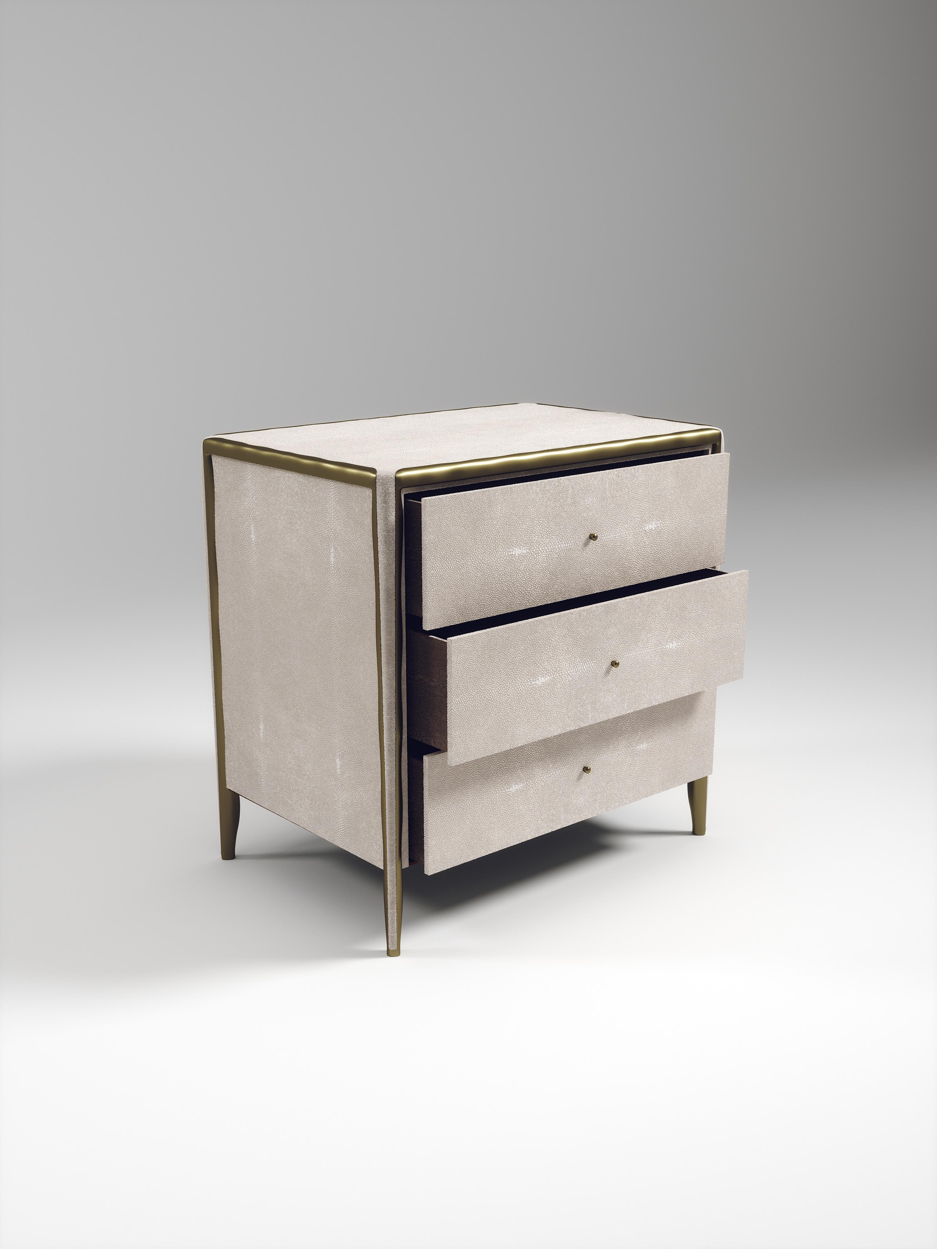 Shagreen-Beistelltisch mit Bronze-Patina-Messingdetails von R&Y Augousti im Angebot 2