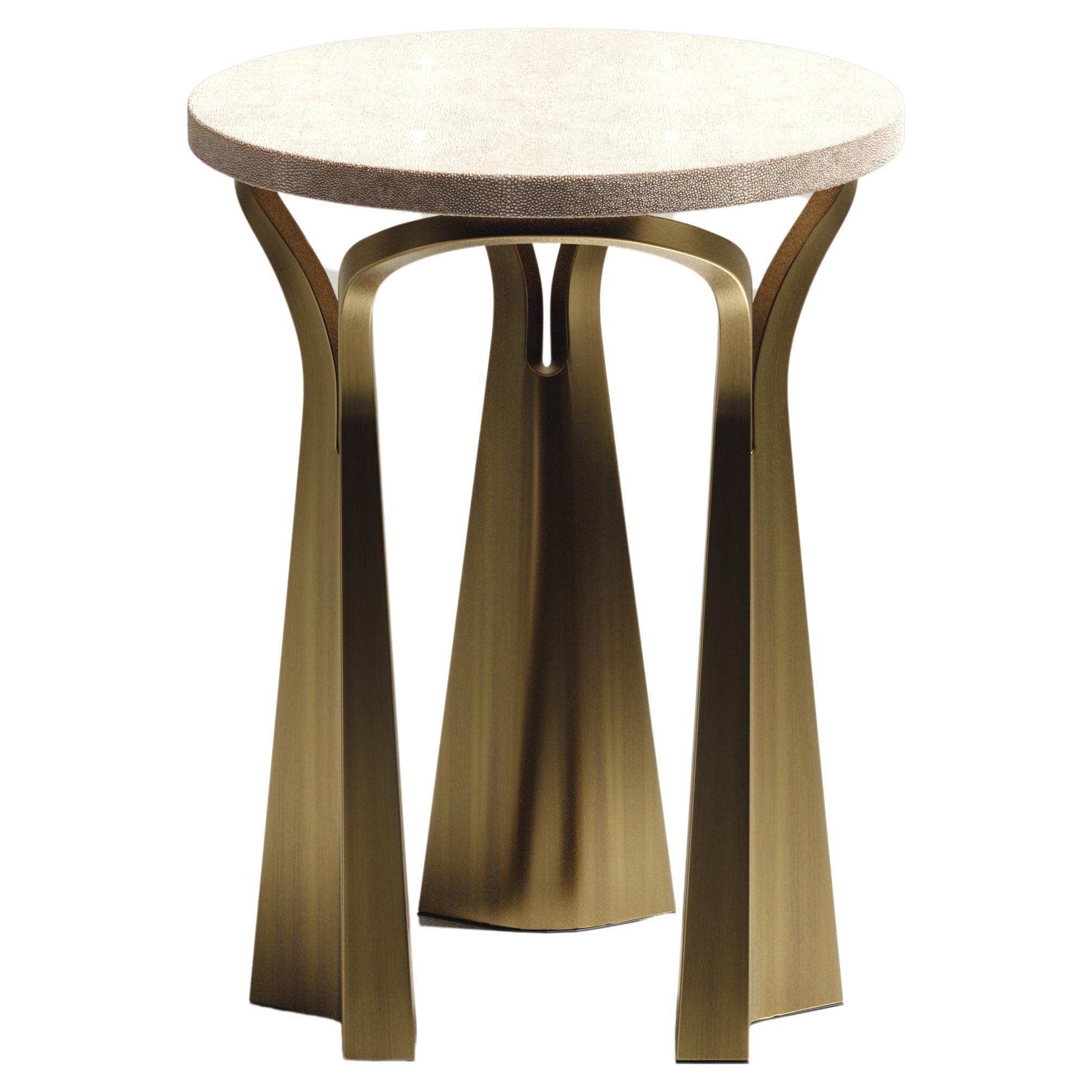 Shagreen Beistelltisch mit skulpturalen Bronze-Patina-Messingbeinen von R&Y Augousti im Angebot