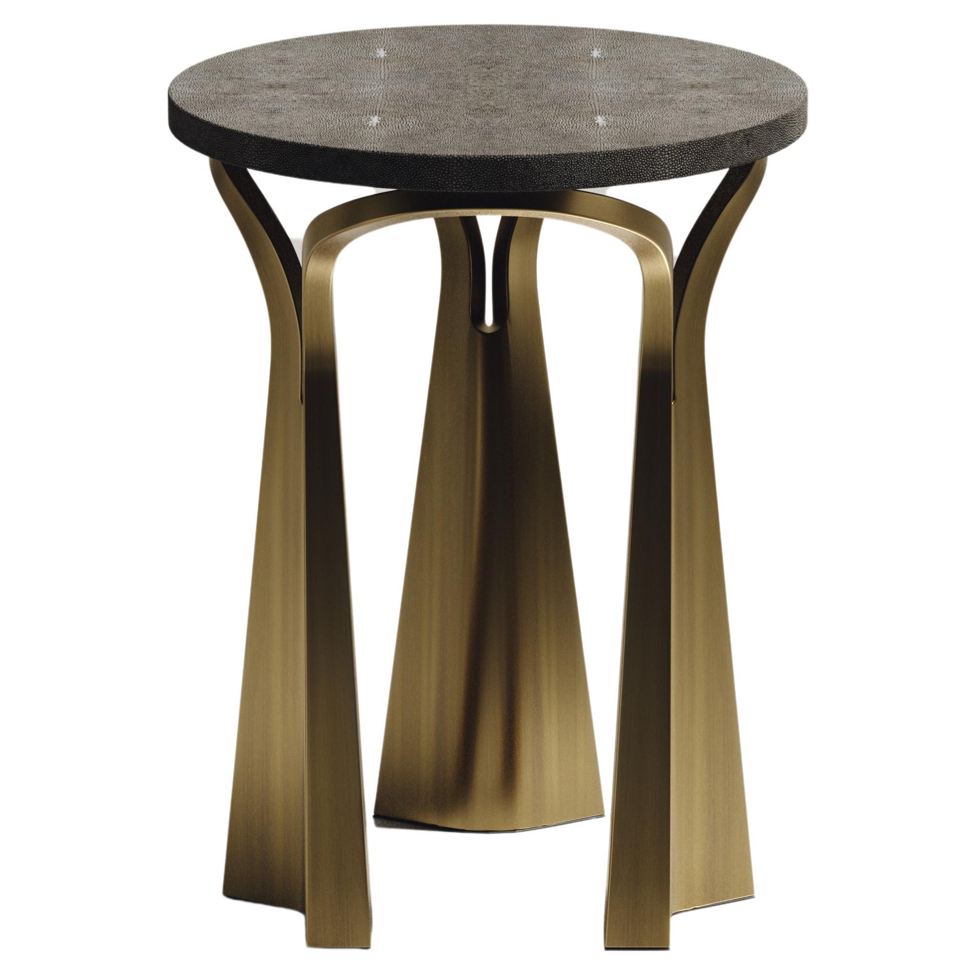 Shagreen Beistelltisch mit skulpturalen Bronze-Patina-Messingbeinen von R&Y Augousti