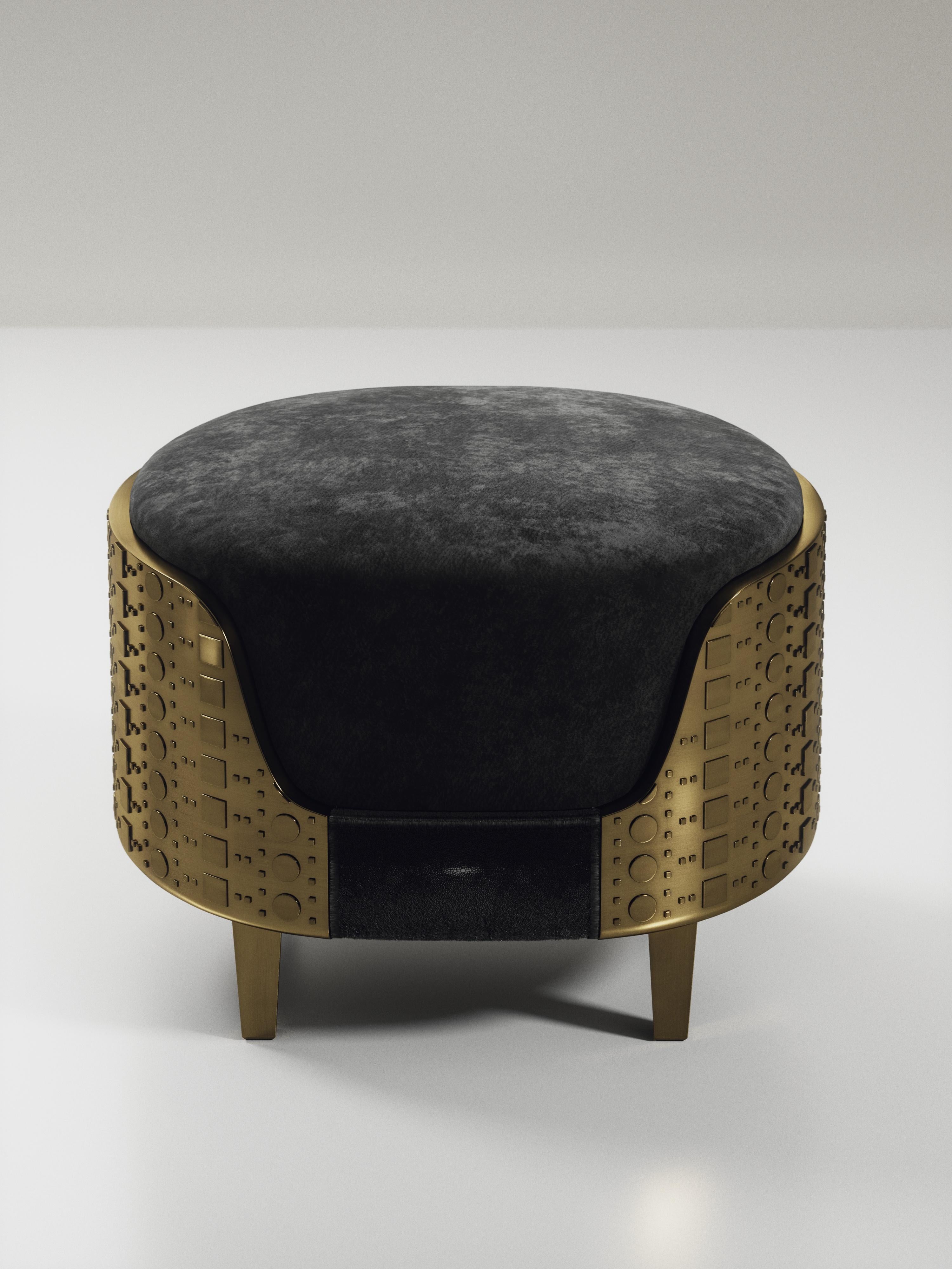 Laiton Tabouret en galuchat avec détails en laiton Patina par R&Y Augousti en vente