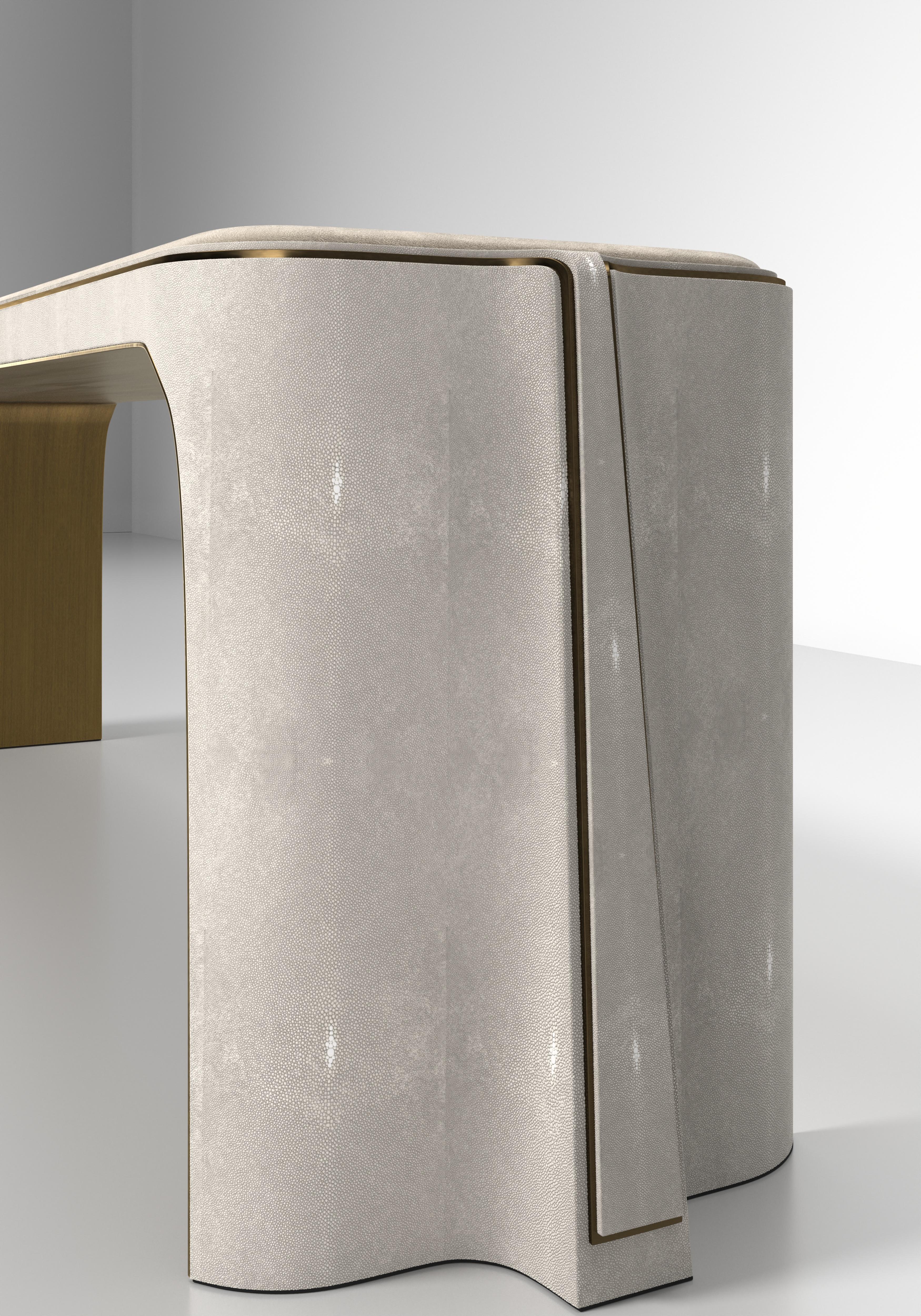 Hocker aus Chagrin mit Bronze-Patina-Messing-Details von R&Y Augousti im Angebot 2