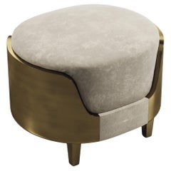 Sgabello in zigrino con dettagli in ottone patinato e bronzo di R & Y Augousti Sgabello in zigrino con dettagli in ottone patinato e bronzo di R & Y Augousti