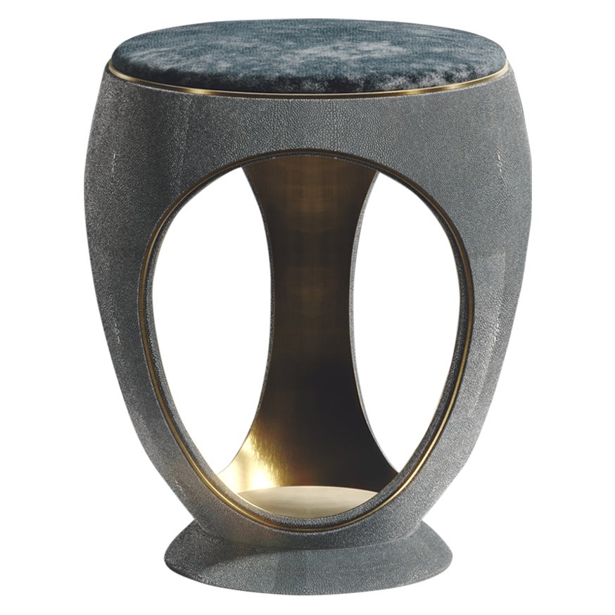 Tabouret en galuchat avec revêtement en velours et laiton Bronze-Patina de R&Y Augousti