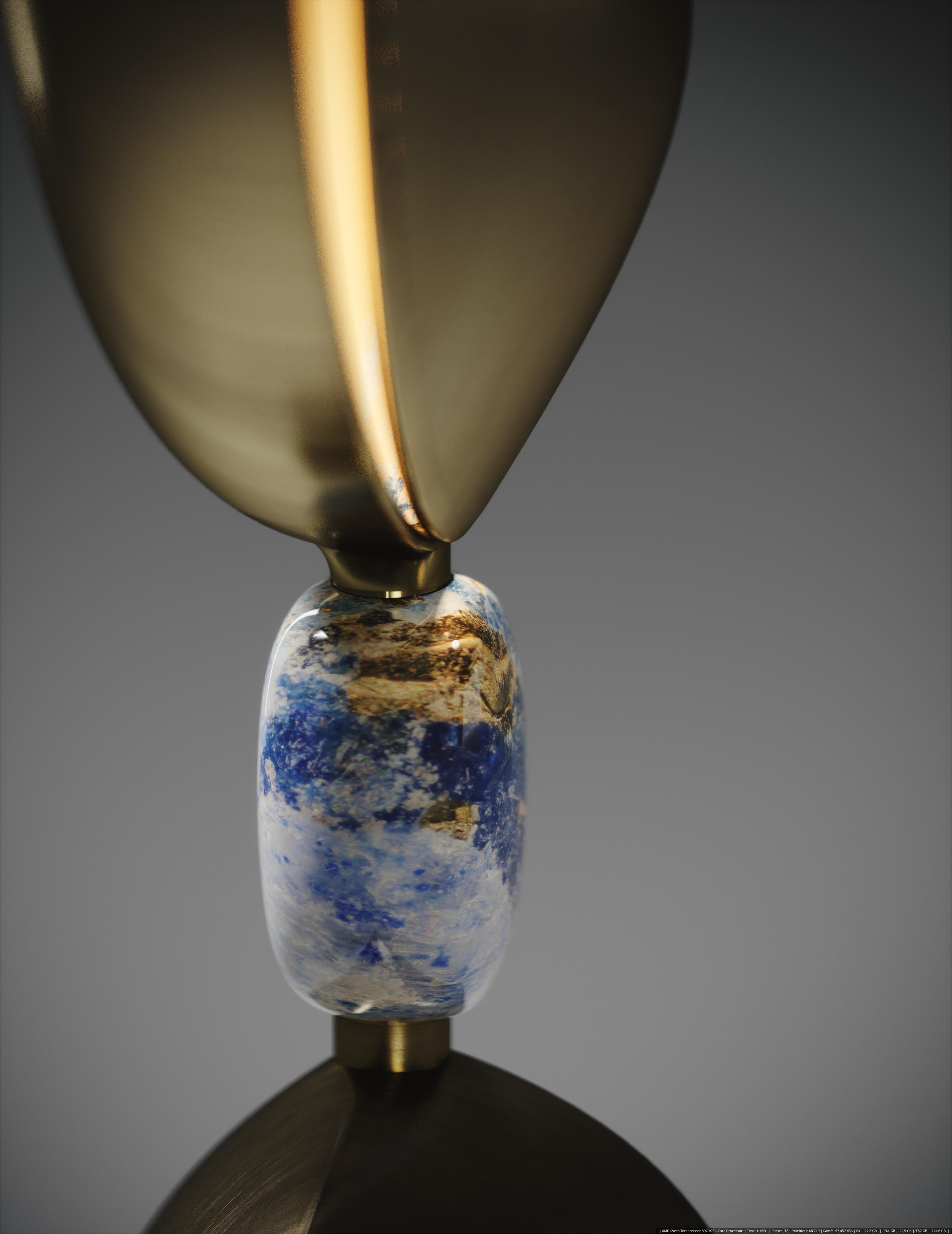 Fait main Lampe de table en galuchat avec accents en quartz et laiton Patina par Kifu Paris en vente