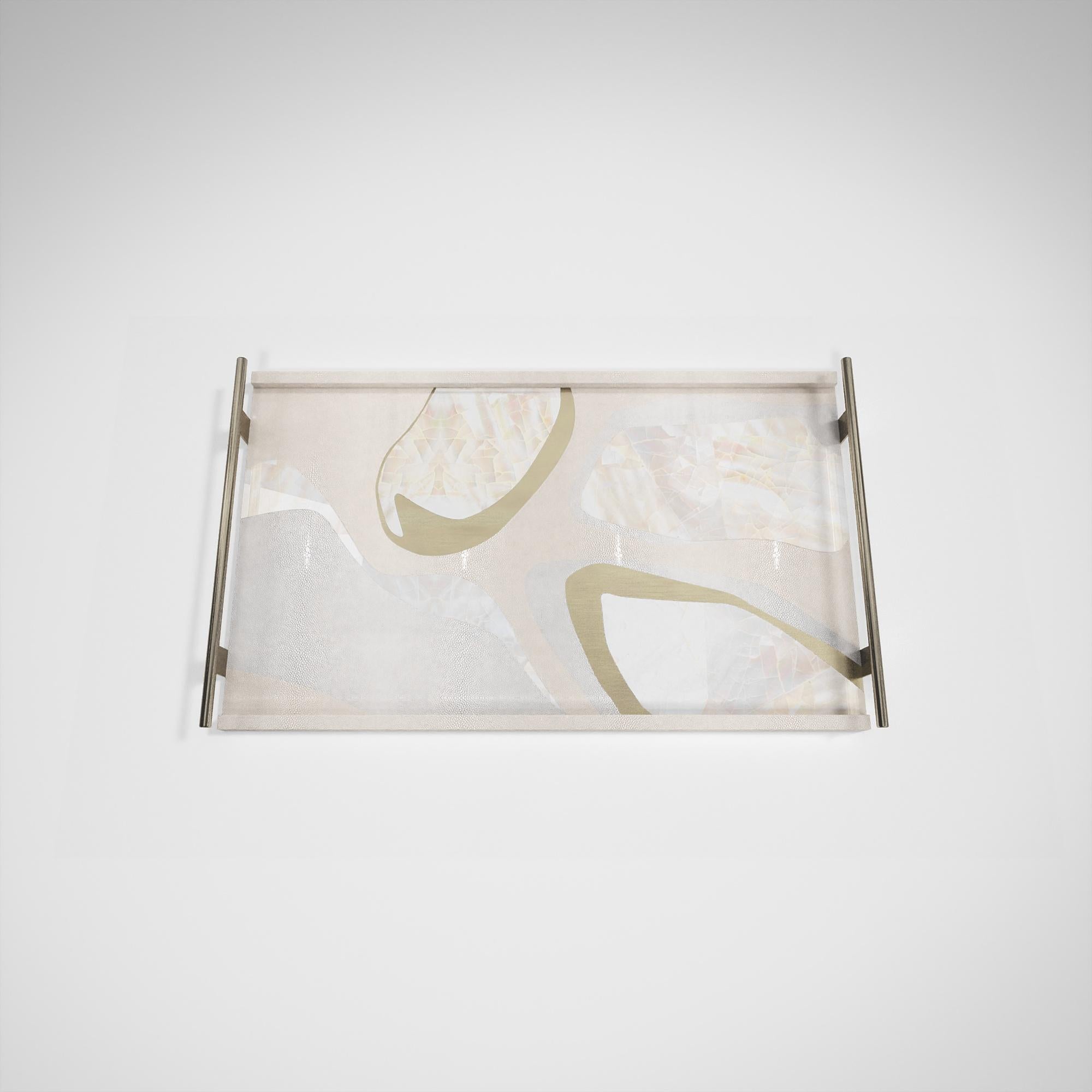Shagreen Tablett mit Muschel-Intarsien und Bronze-Patina aus Messing von Kifu Paris im Angebot 3