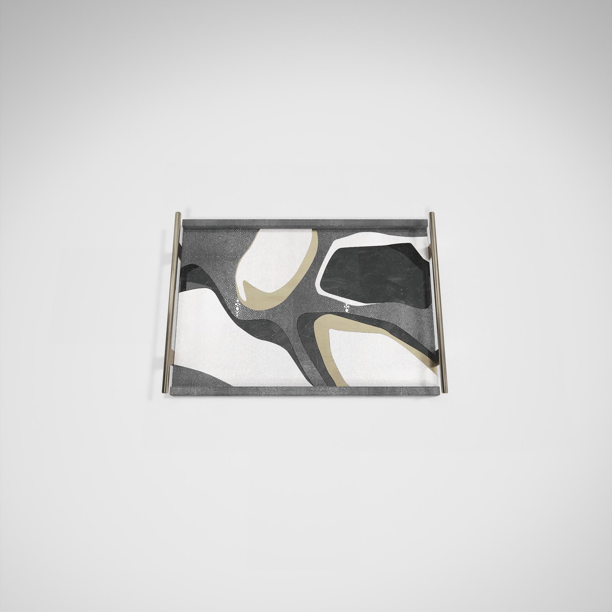 Shagreen-Tablett mit Muschel- und Bronzepatina-Beschlägen aus Messing von Kifu Paris im Angebot 3