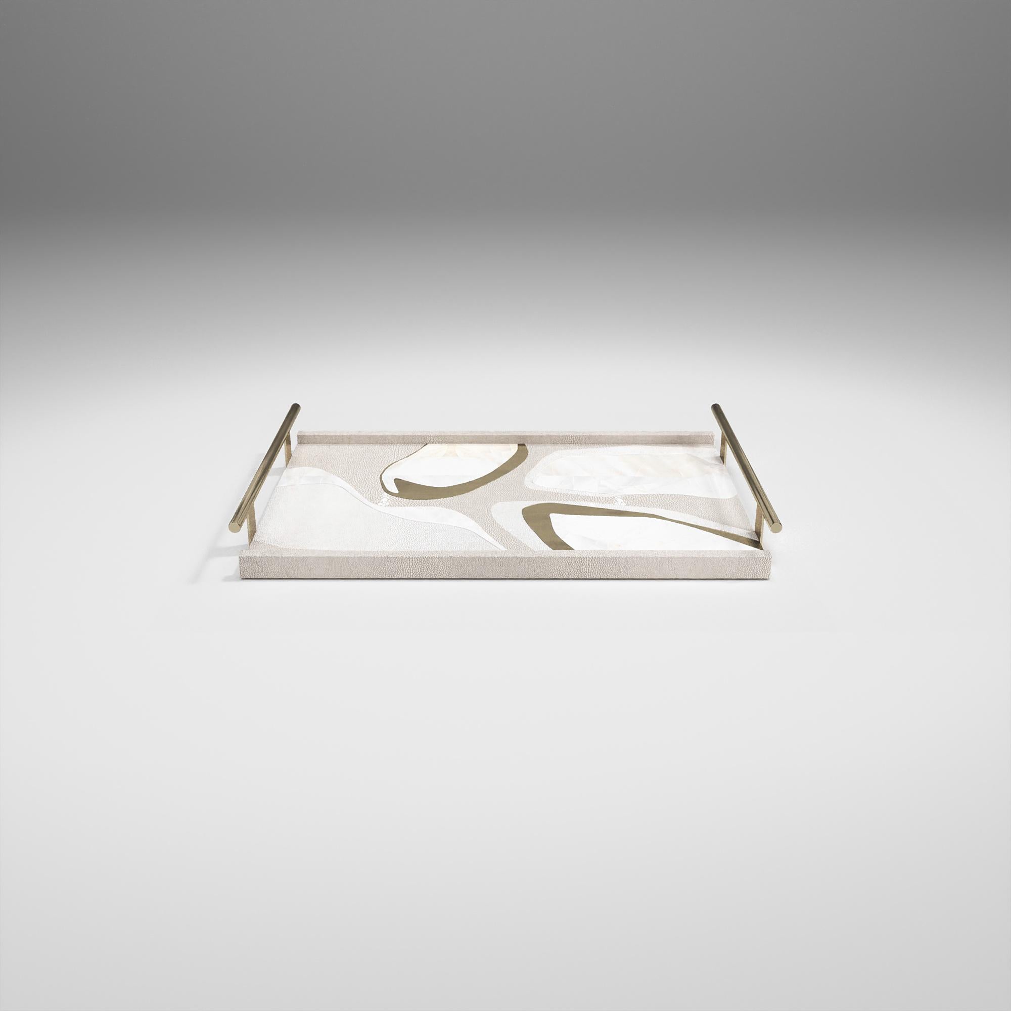 Ottone Vassoio in zigrino intarsiato con conchiglia e ottone patinato in bronzo di Kifu Paris in vendita