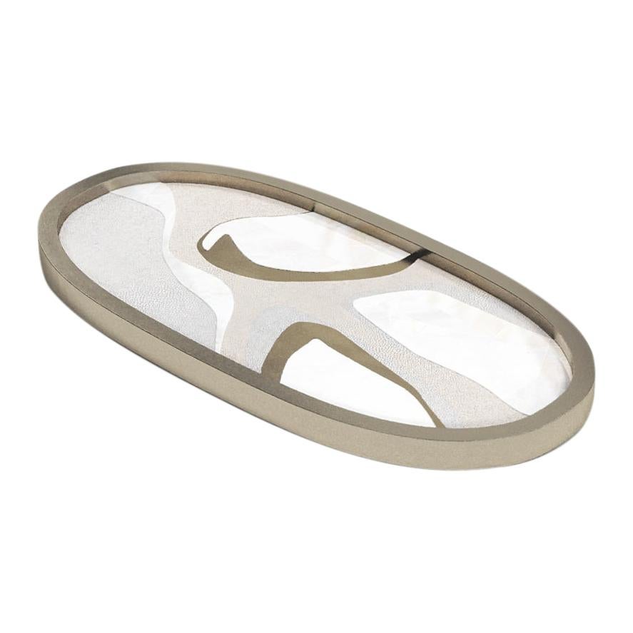 Plateau en galuchat incrusté de coquillages et patine bronze par Kifu Paris