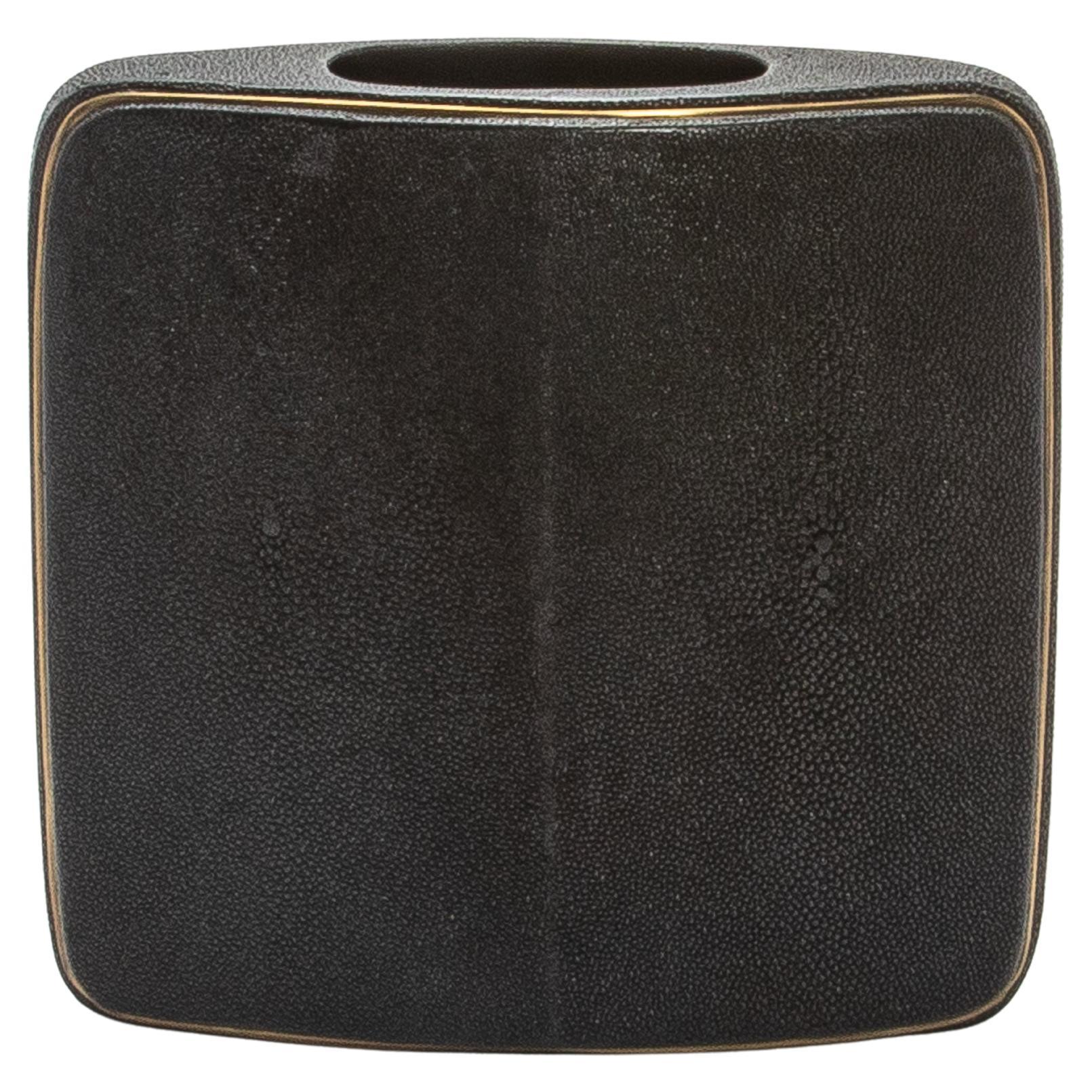 Shagreen-Vase mit Messingdetails von R&Y Augousti