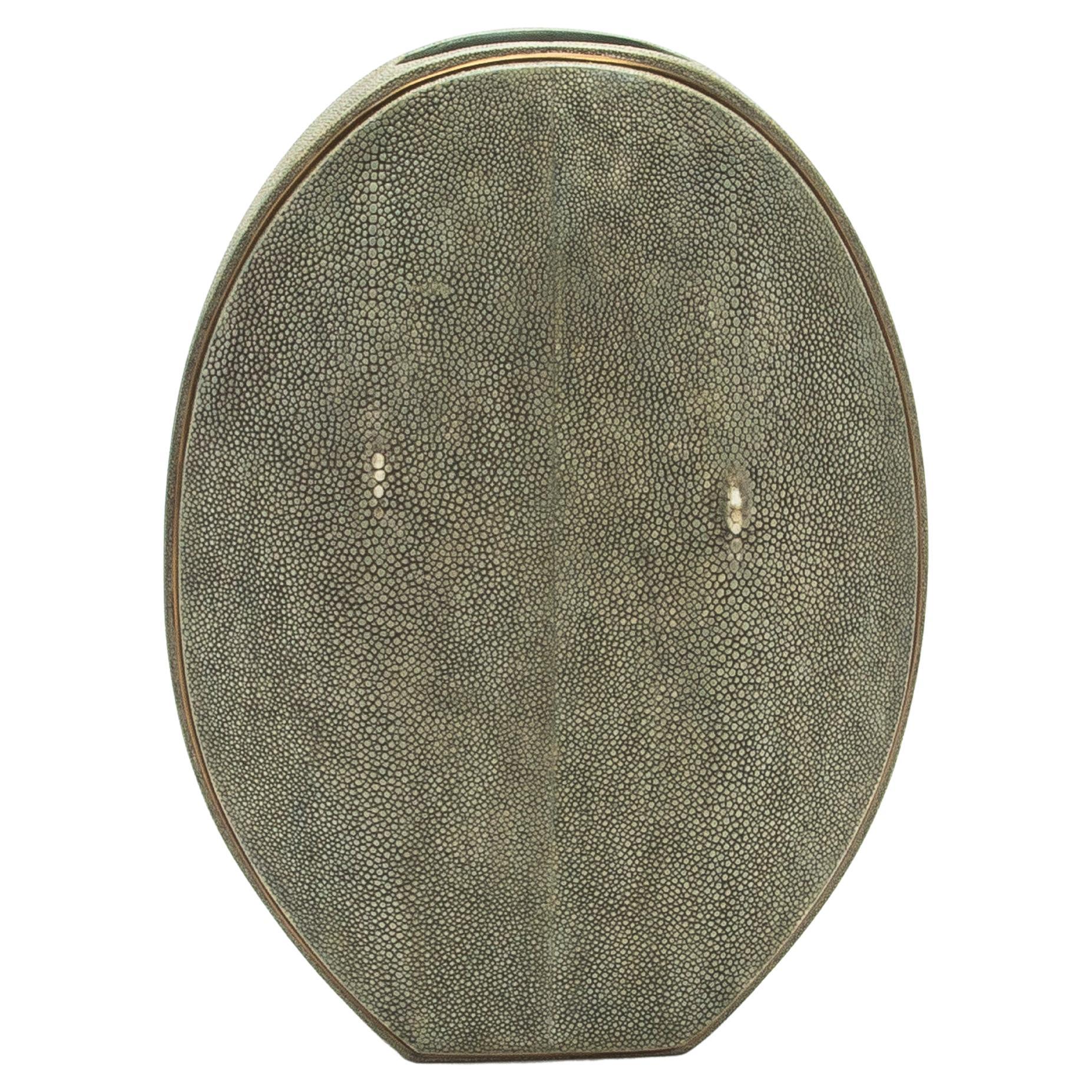 Shagreen-Vase mit Messingdetails von R&Y Augousti
