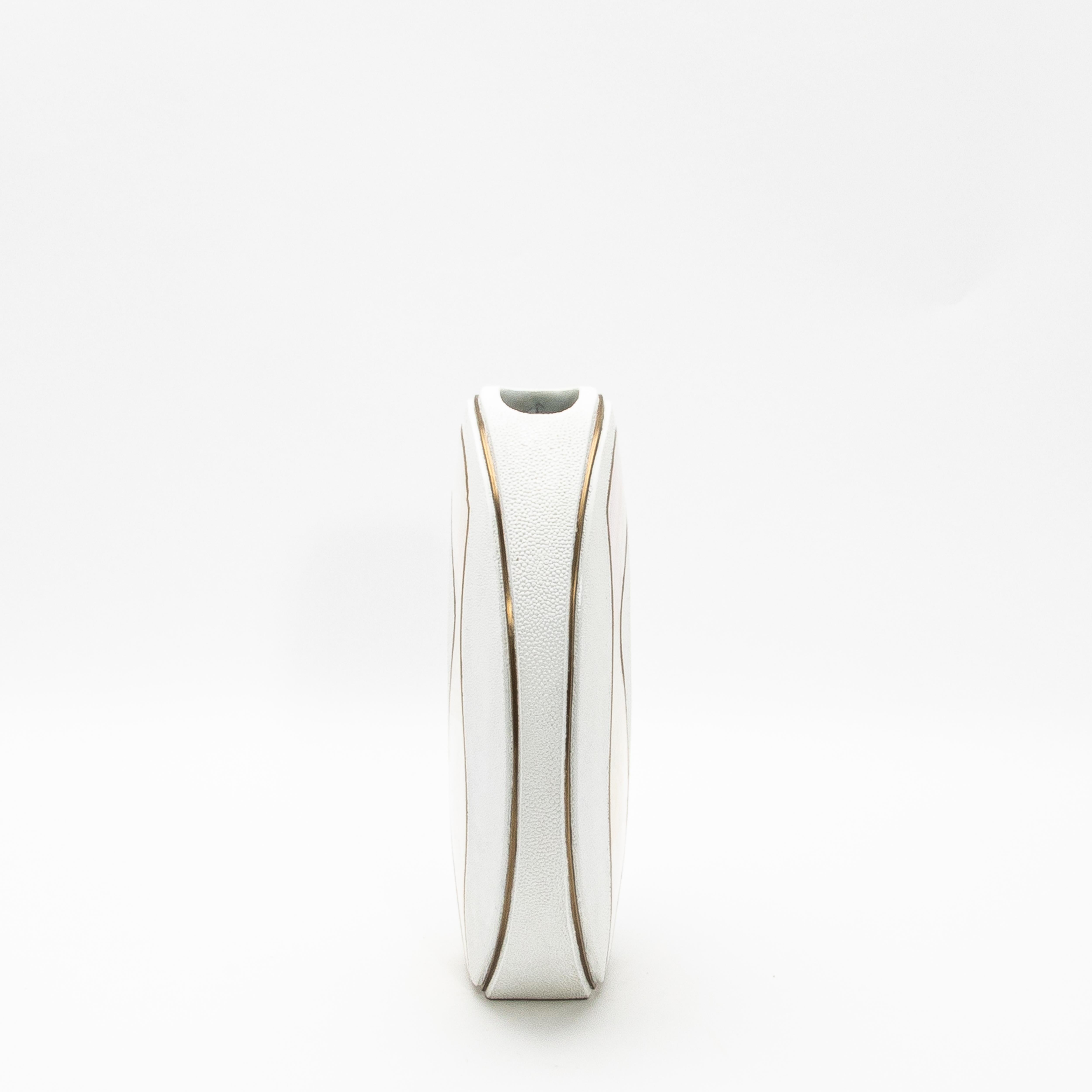 Shagreen-Vase mit Perlmutt- und Messingdetails von R&Y Augousti (Art déco) im Angebot