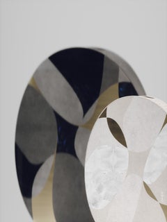 Vaso in zigrino con conchiglia a penna e dettagli in ottone patinato di R & Y Augousti