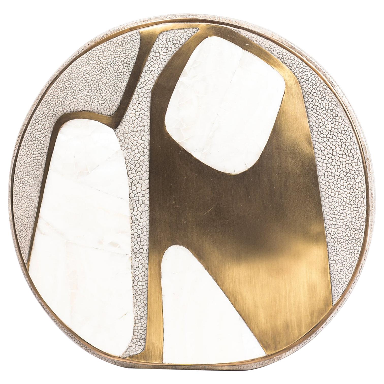 Shagreen-Vase mit Stiftschale und Bronze-Patina-Messingdetails von R&Y Augousti