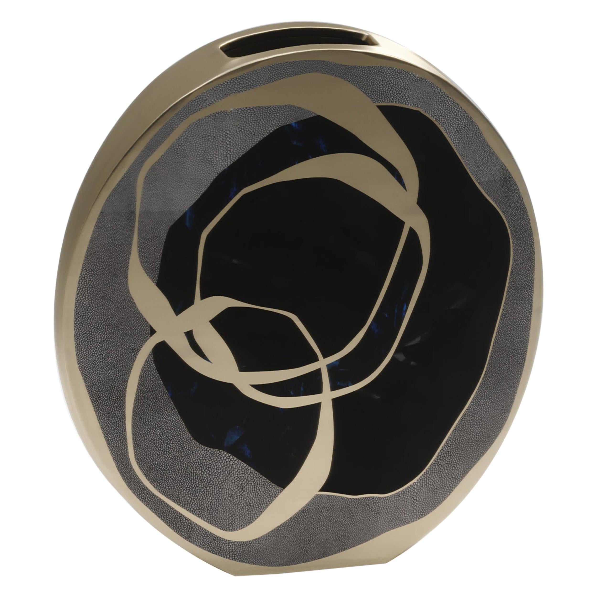 Shagreen-Vase mit Stiftschale und Bronze-Patina-Messingdetails von R&Y Augousti
