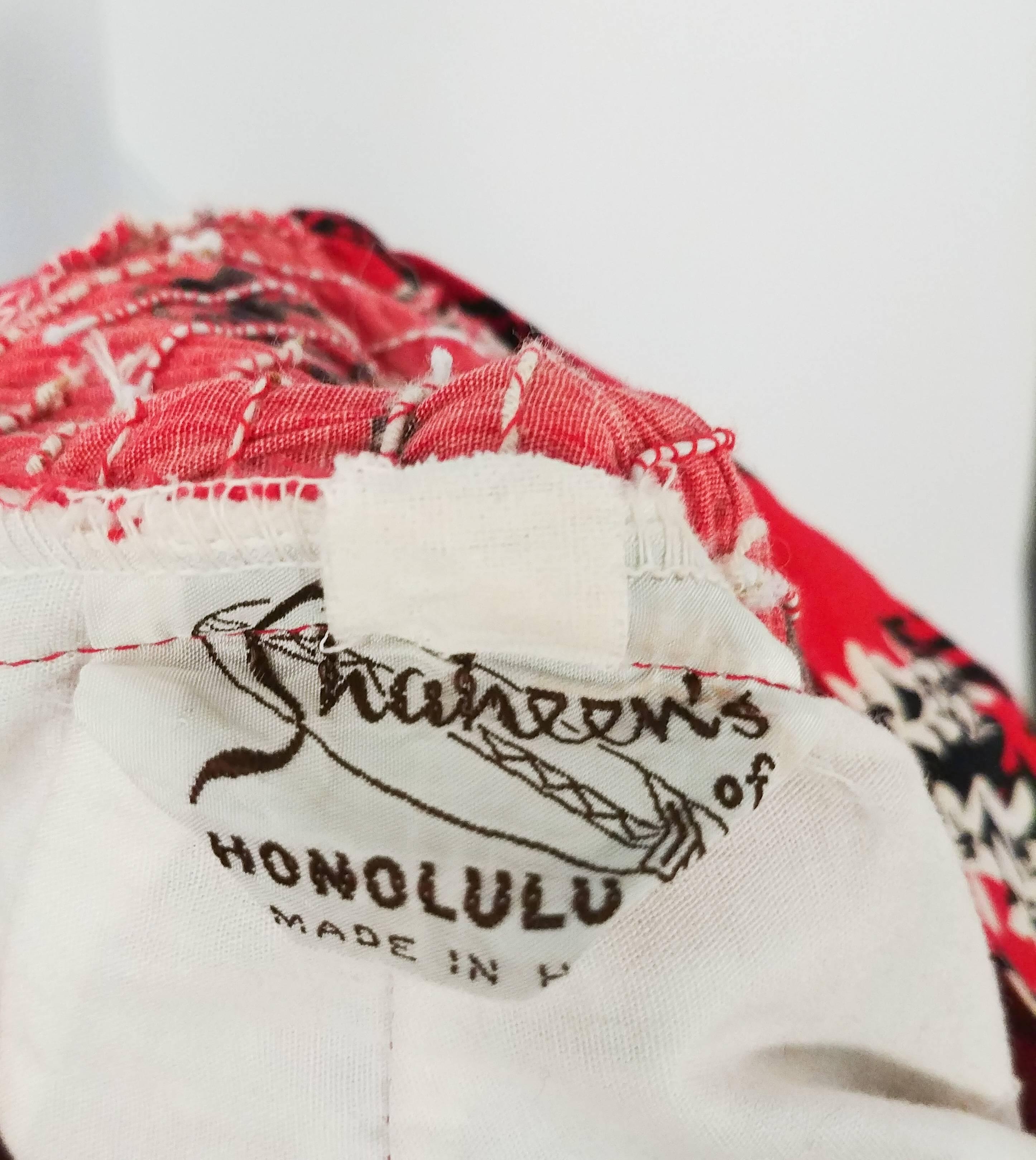 Shaheen Tiki - Ensemble robe et boléro rouge imprimé, années 1950 Pour femmes en vente