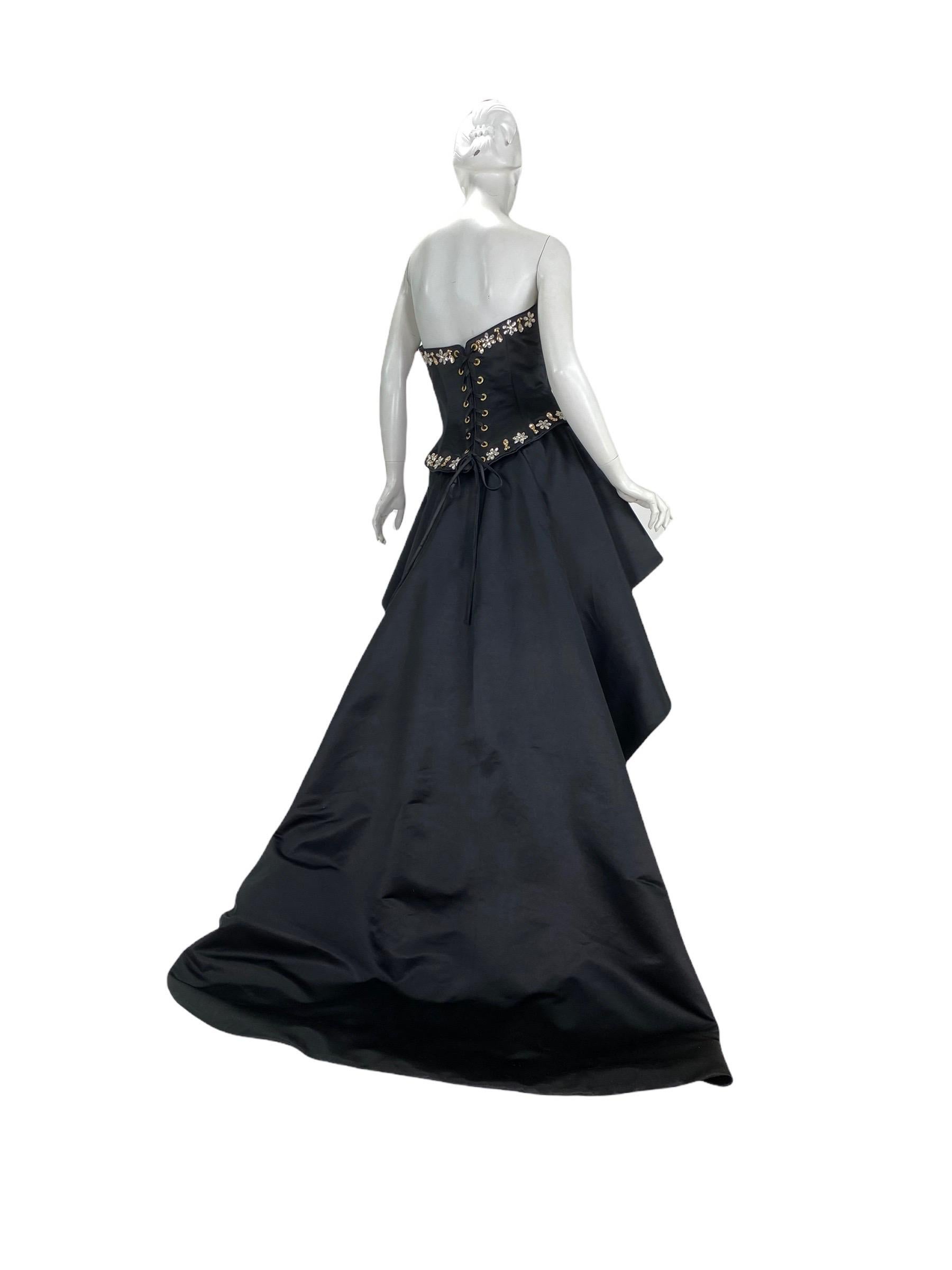 Shahla Dorriz para Natalie Cole Vestido a medida adornado con cristales en venta 1