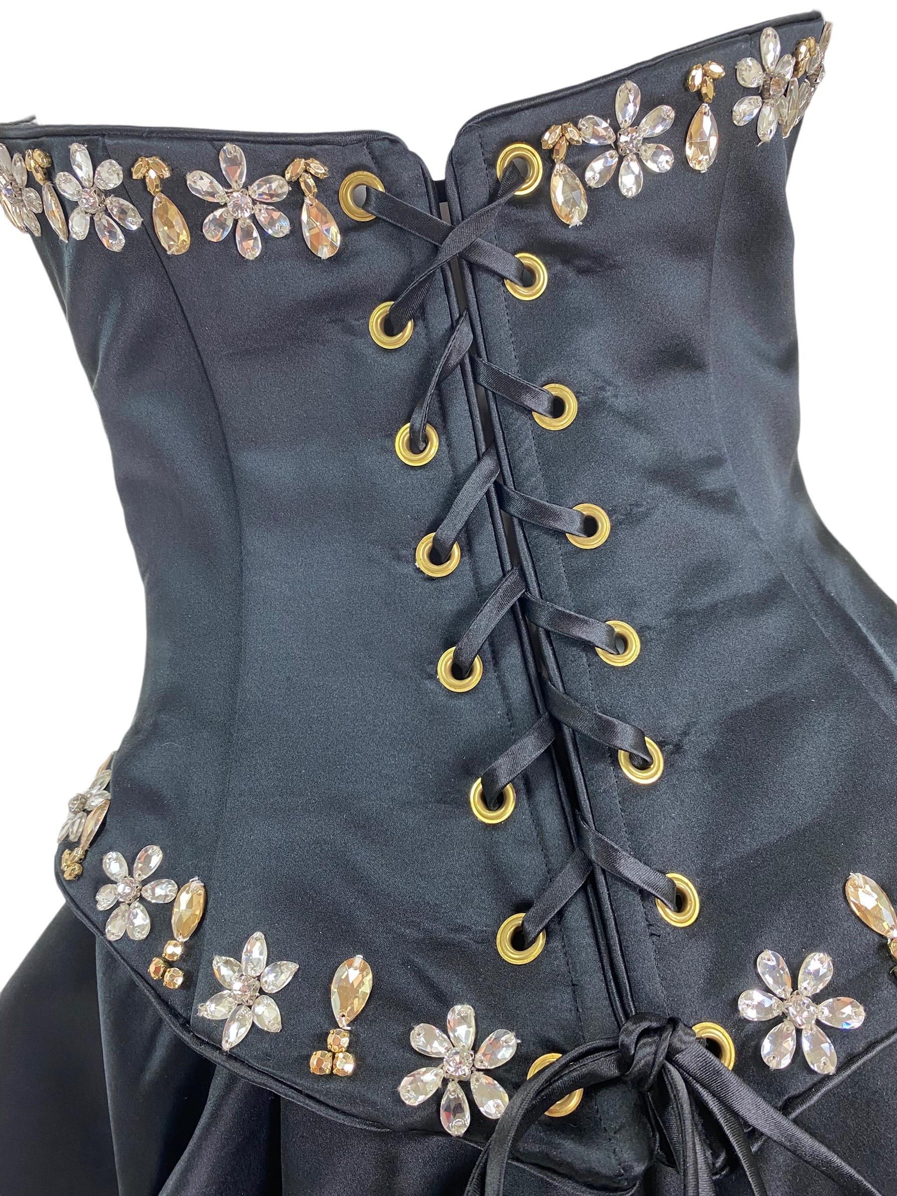 Shahla Dorriz para Natalie Cole Vestido a medida adornado con cristales en venta 4