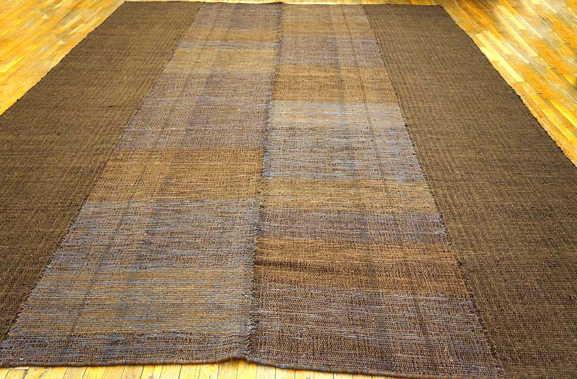 Tappeto contemporaneo a tessitura piatta in lana Shaker Style intrecciato a mano 
( 10' 3
