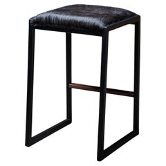 Taburete Shaker Modern Backless de AMBROZIA, cuero de vaca negro, nogal y metal negro