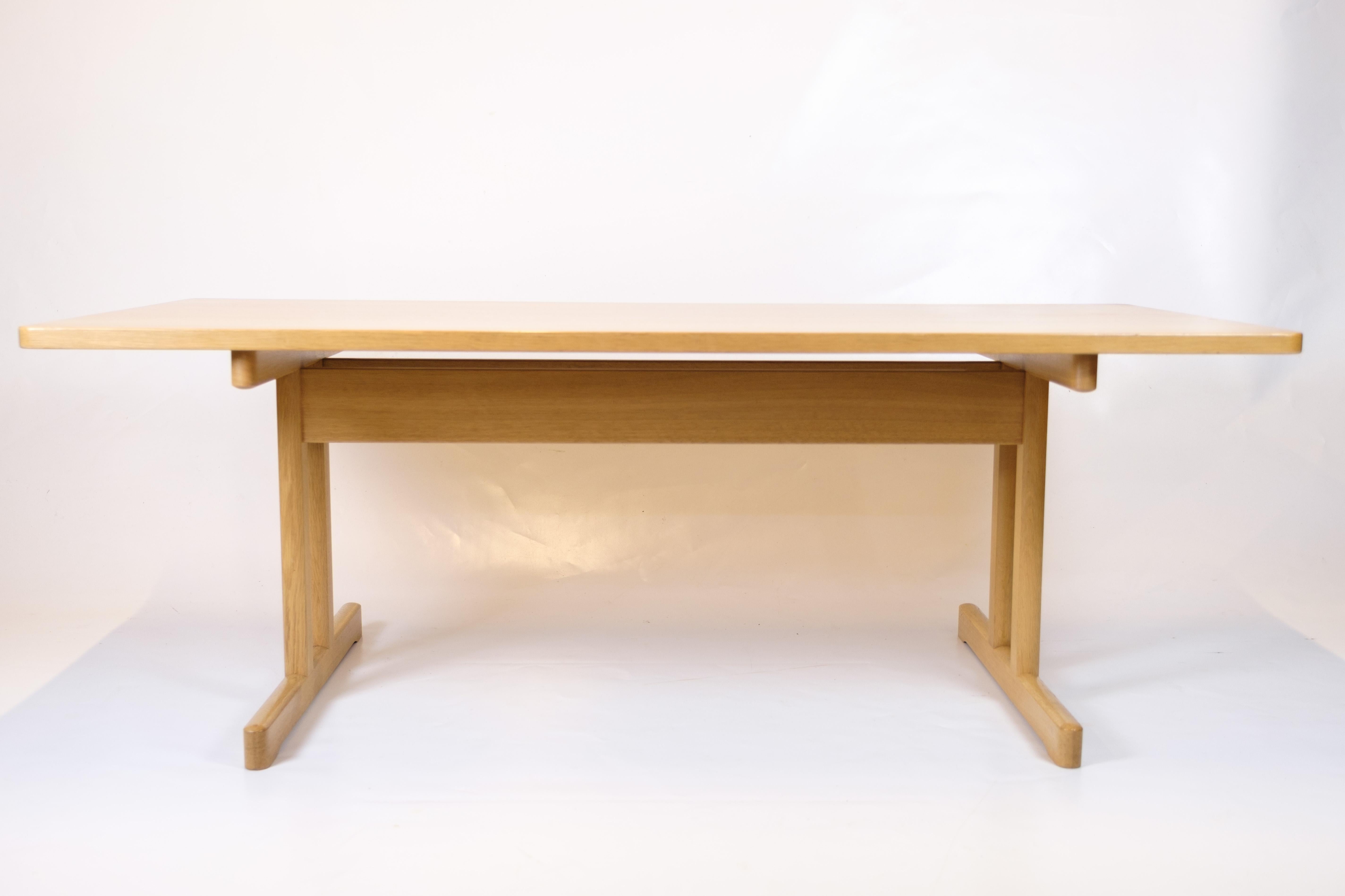 Danish Shaker Coffee Table Model 5267 In Oak By Børge Mogensen From 1960s For Sale