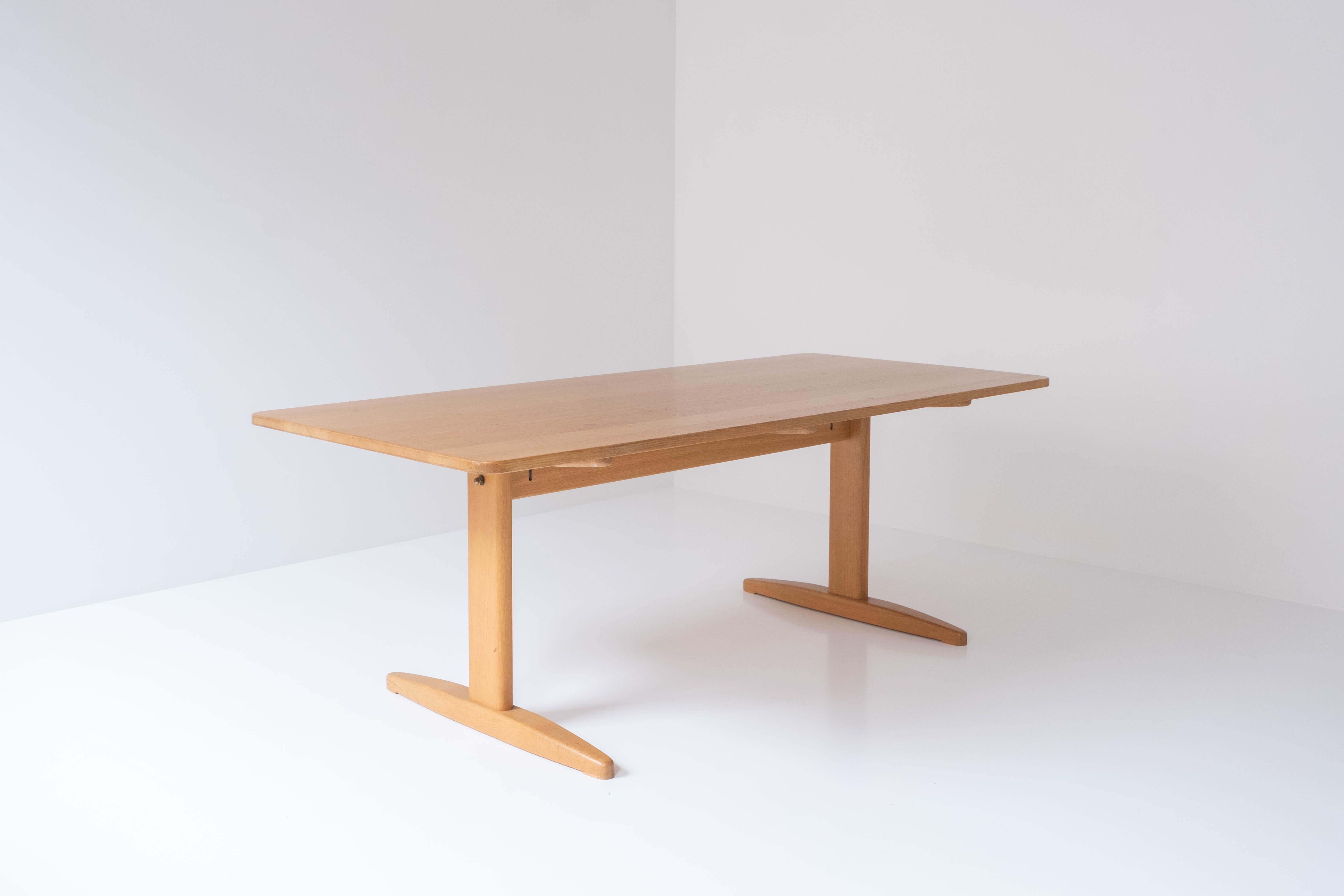 Scandinavian Modern Shaker Dining Table by Børge Mogensen for Carl Madsen & Son, Denmark 1960s