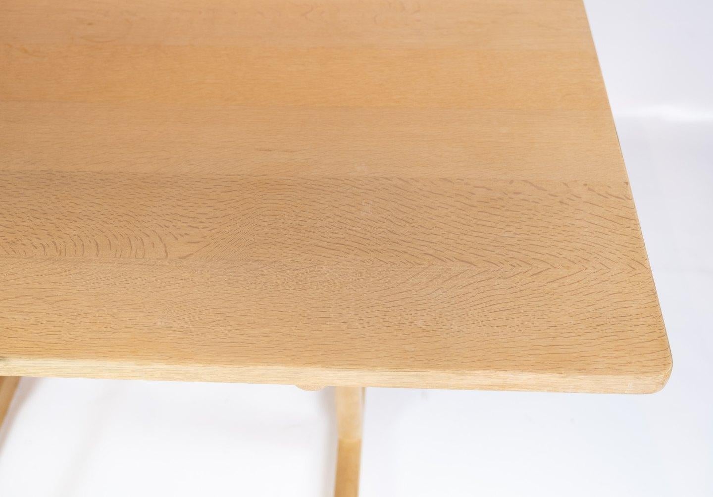 Shaker Dining Table, Model C18, of Soap Treated Oak by Børge Mogensen 2