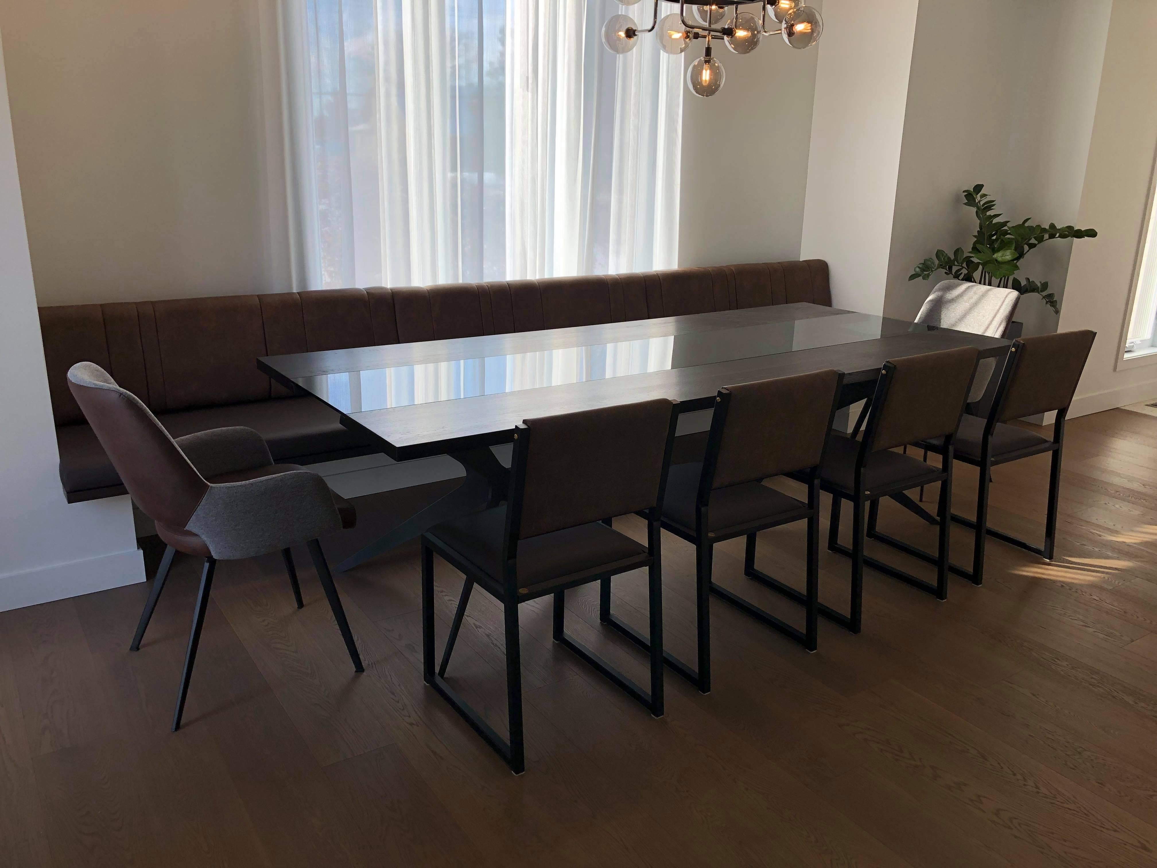 Shaker Modern Chair by Ambrozia, Solid Wood, Black Steel, Espresso Vinyl   In New Condition For Sale In Drummondville, Quebec