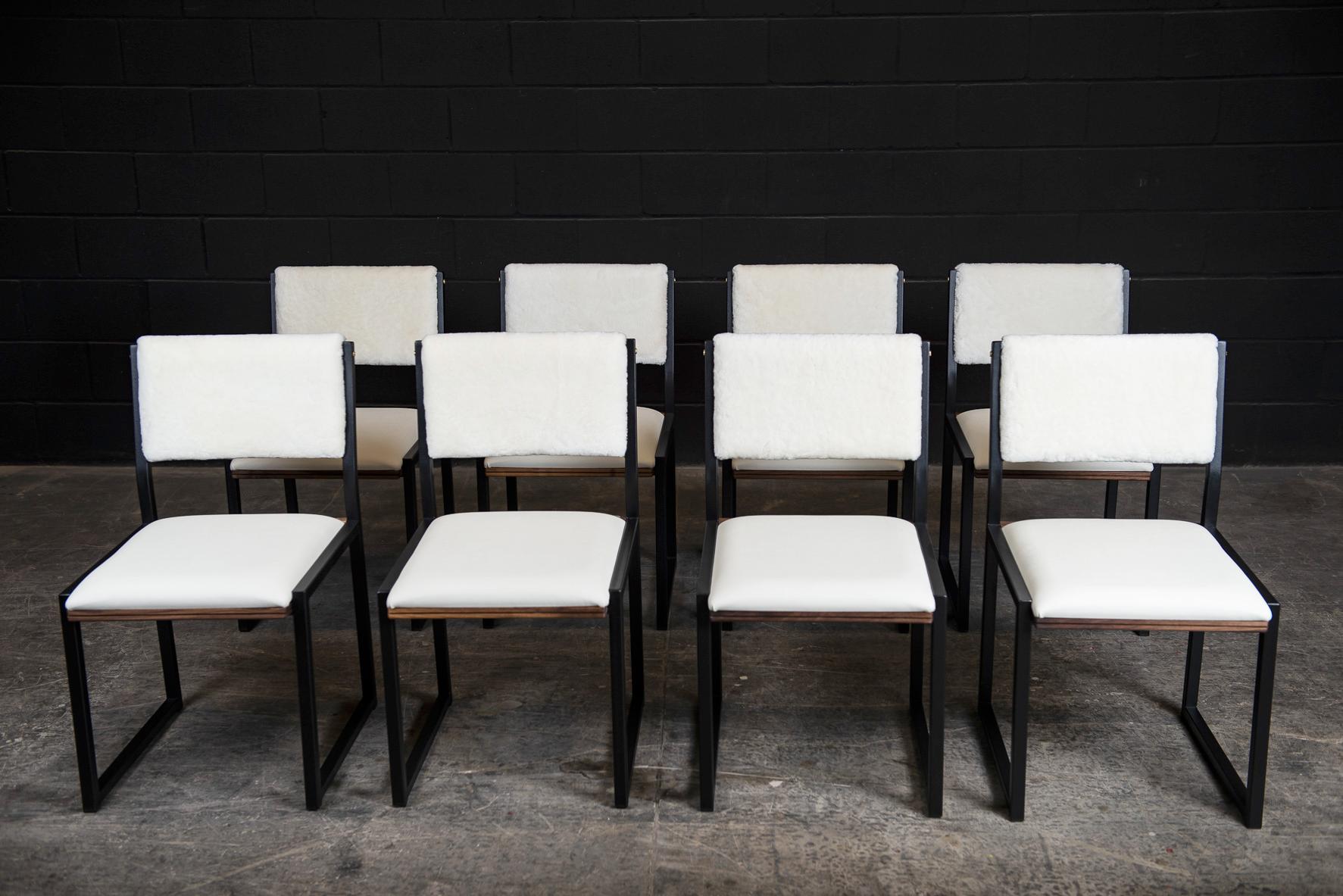 Silla Shaker Modern de AMBROZIA, nogal, acero negro, piel blanca y piel de becerro Ebonizado en venta