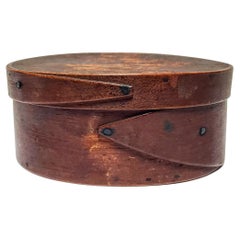 Shaker Small Covered Oval Box, circa 1890