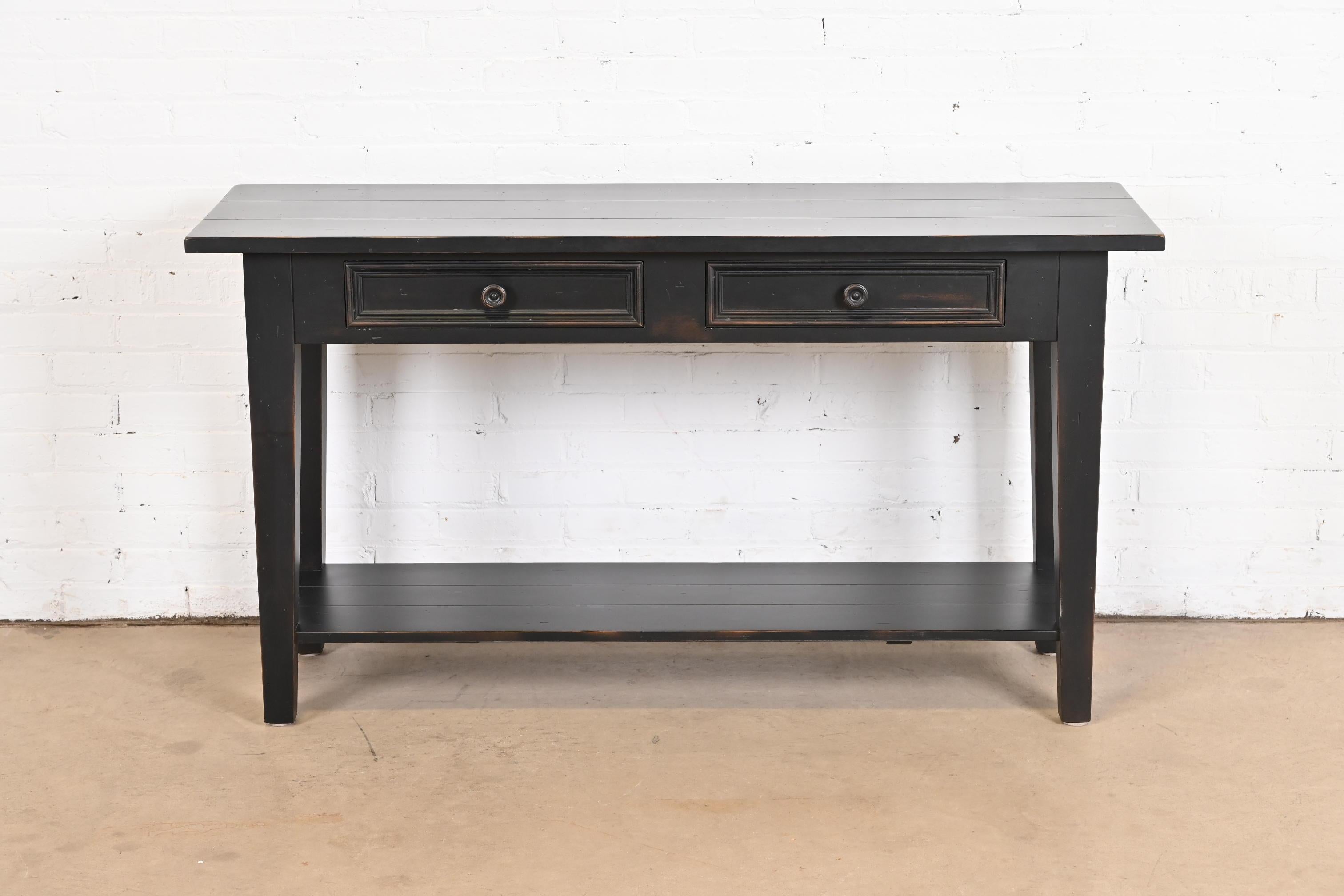 A gorgeous Early American or Shaker style ebonized maple sideboard, buffet server, or console table

USA, Late 20th Century

Measures: 55.75