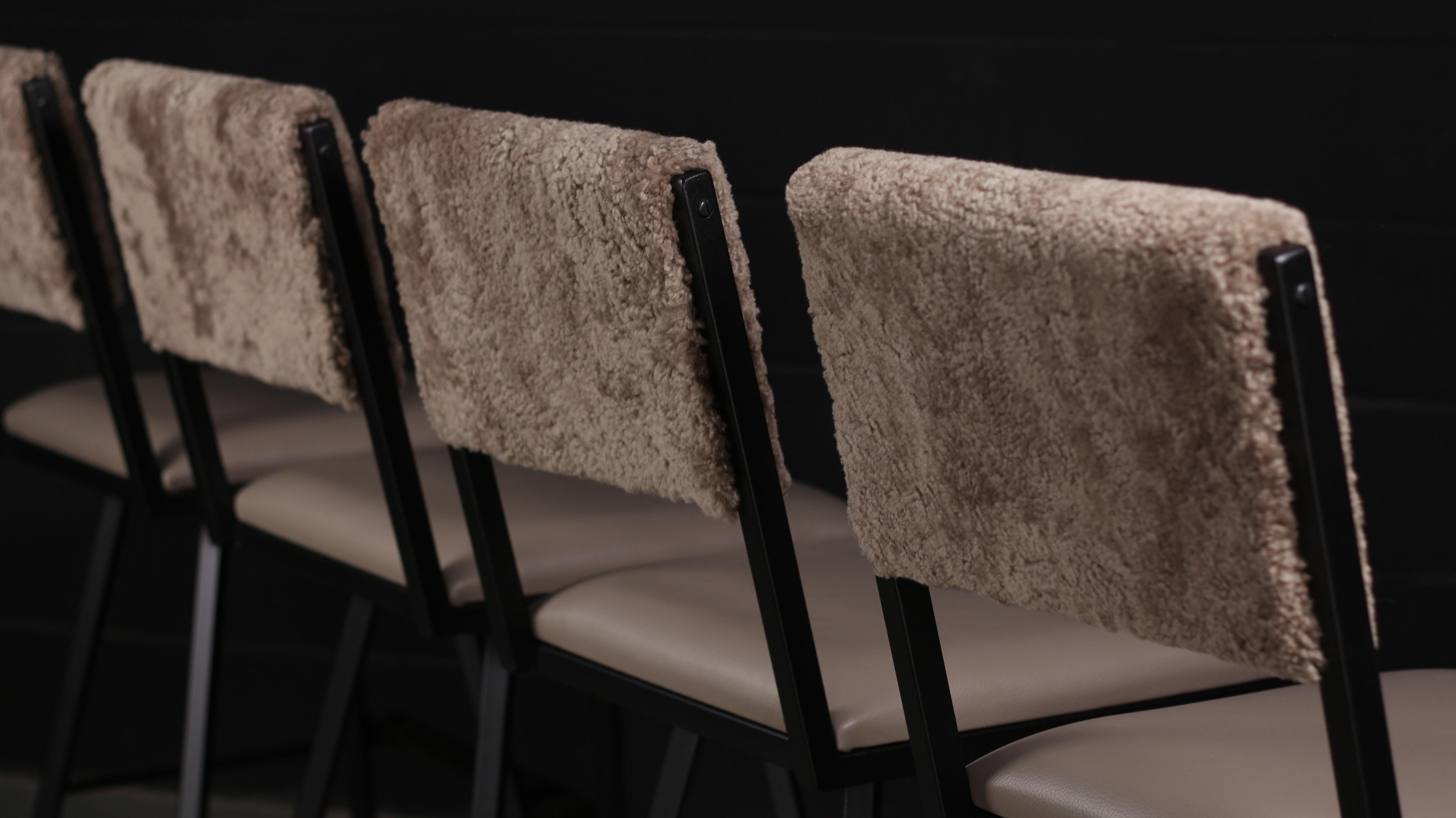Shaker Thekendrehstuhl, von AMBROZIA, Macchiato Shearling, Leder & OAK (Moderne) im Angebot