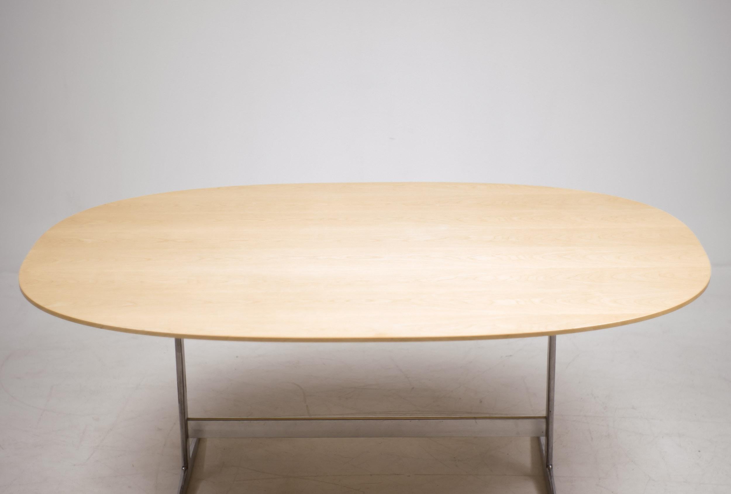 Shaker Table in Ash by Arne Jacobsen for Fritz Hansen In Good Condition In Dronten, NL