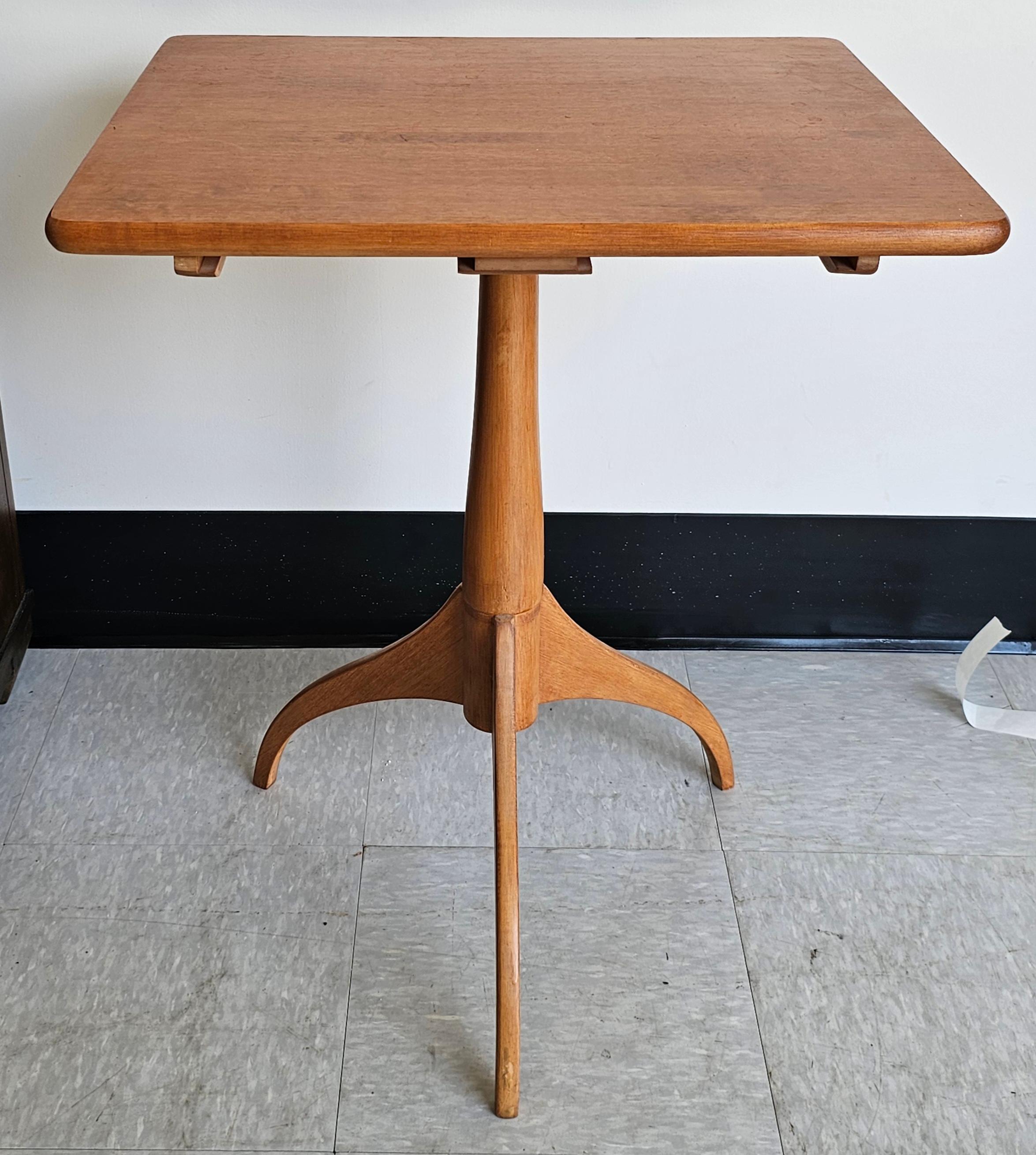 Shakers Worshops Pedestal Spider Legs Maple Candle Stand Estadounidense en venta