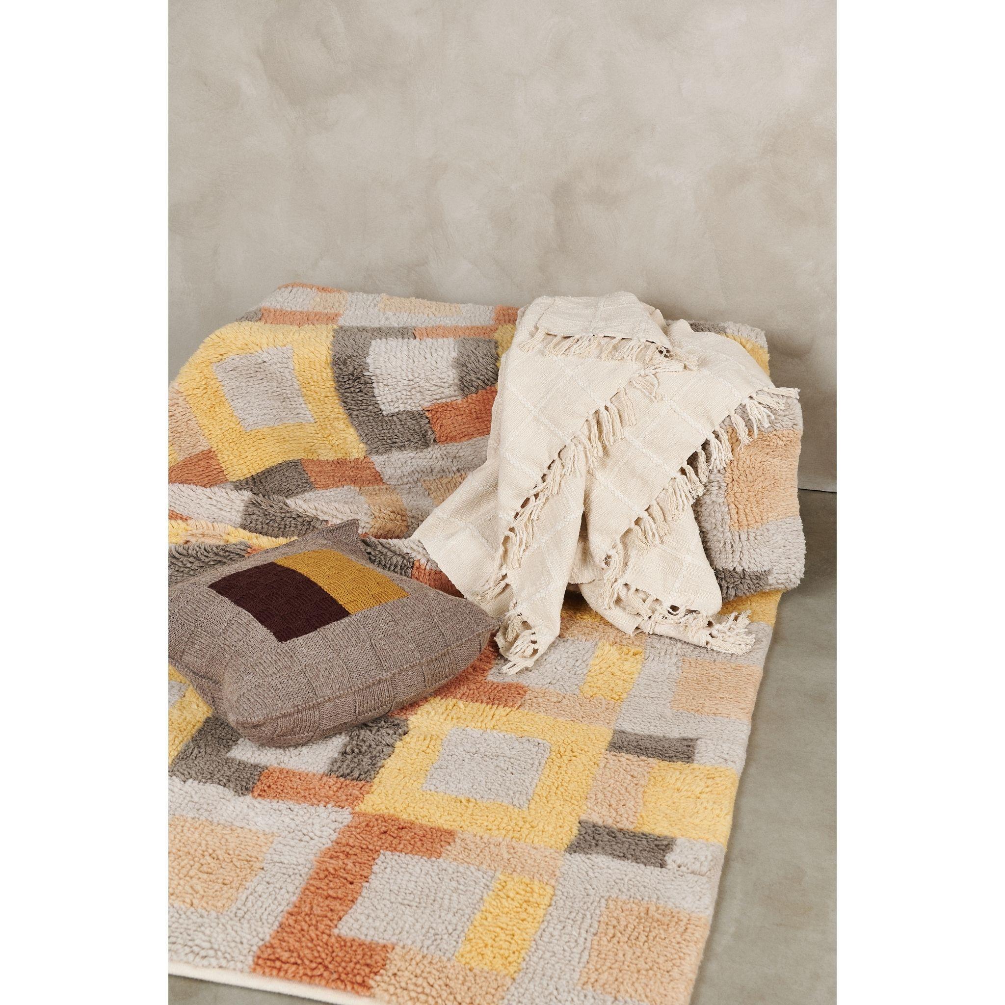 Shale Hand Knotted Sustainable Artisanal Geometric Pattern Rug In Plush Merino For Sale 2