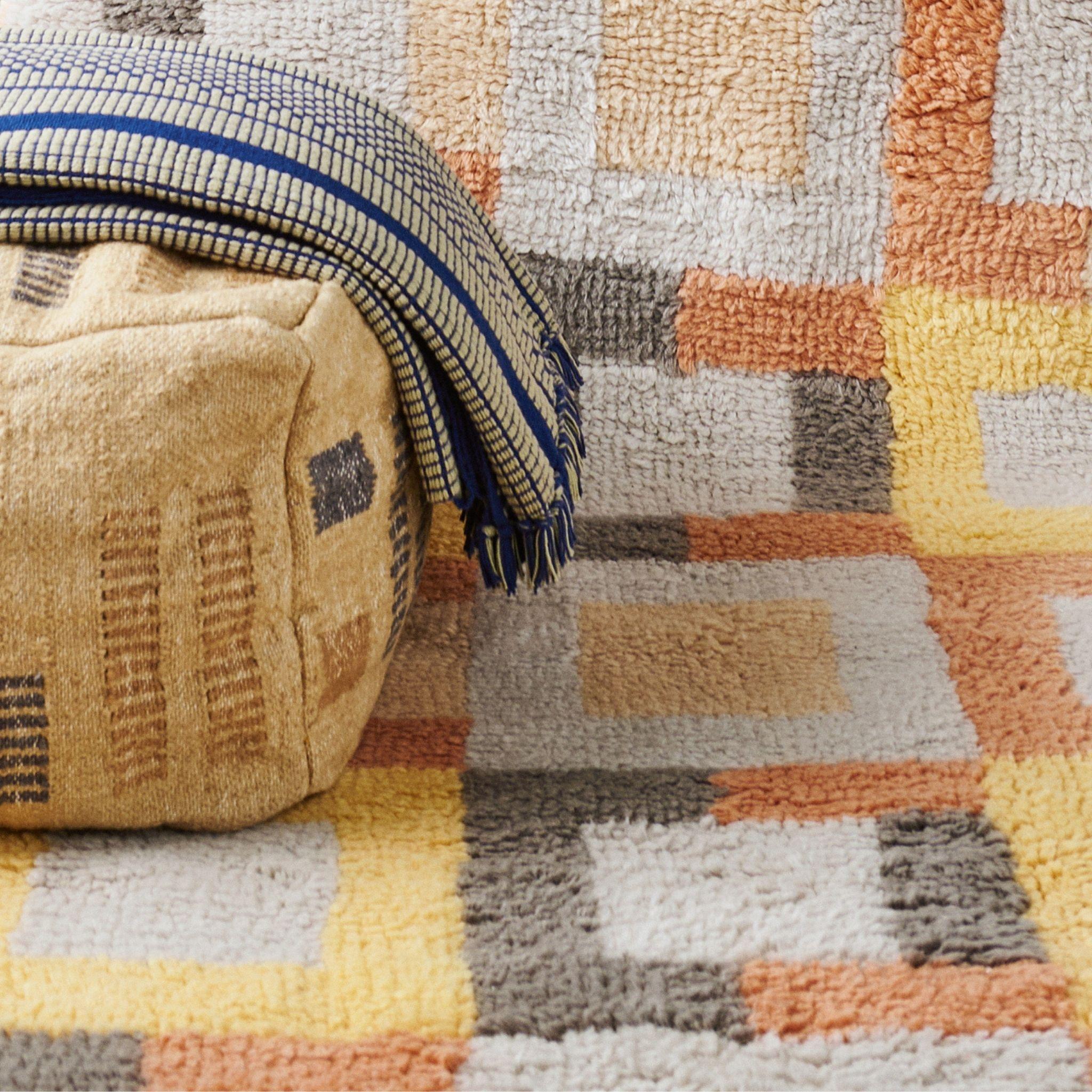 Wool Shale Hand Knotted Sustainable Artisanal Geometric Pattern Rug In Plush Merino For Sale