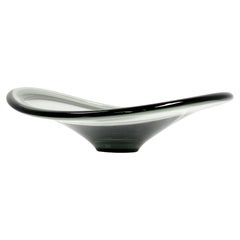 Shallow dish designed by Per Lütken for Holmegaard. Sweden, 1960s