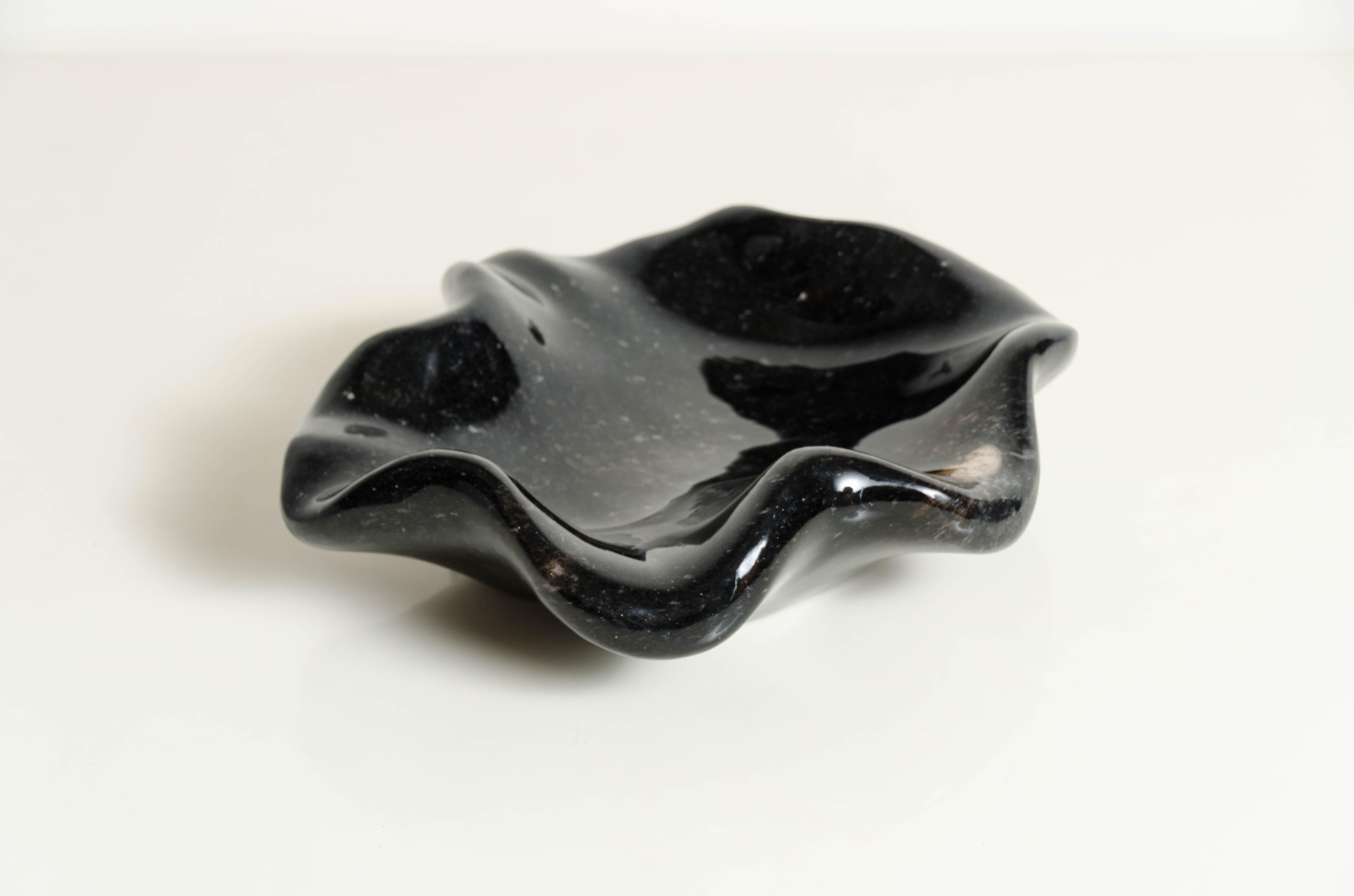 Shallow Lotus Bowl, Small, Black Crystal by Robert Kuo, Hand Carved In New Condition For Sale In Los Angeles, CA