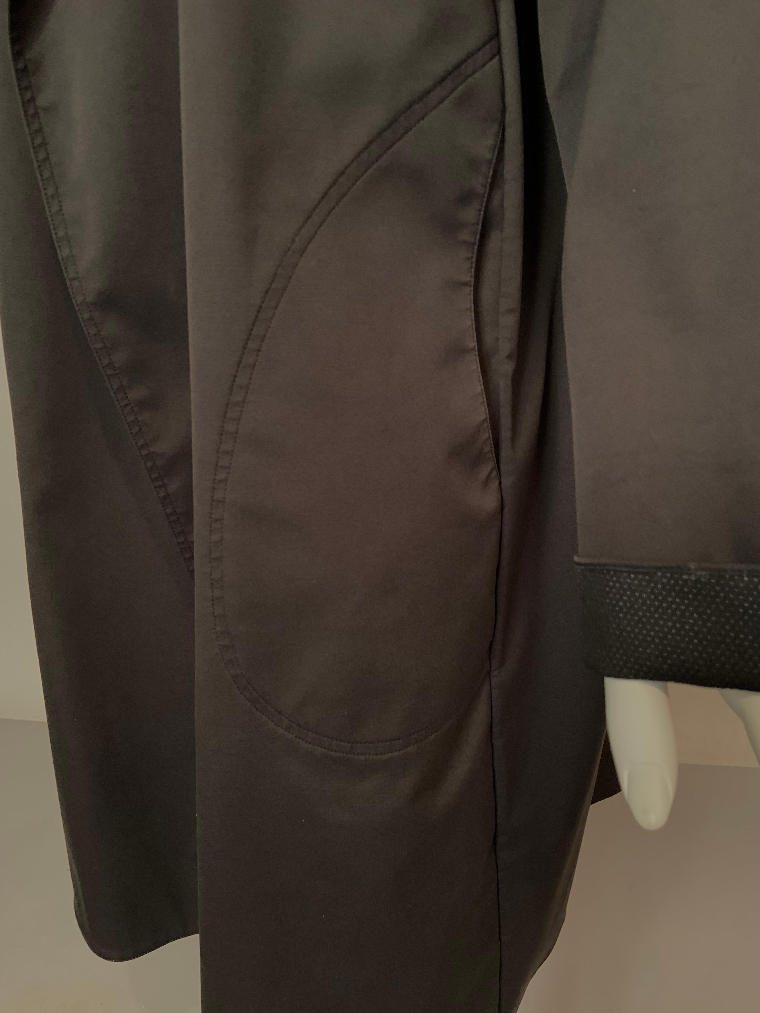 Shamask Black Cotton Raincoat In Excellent Condition In New Hope, PA