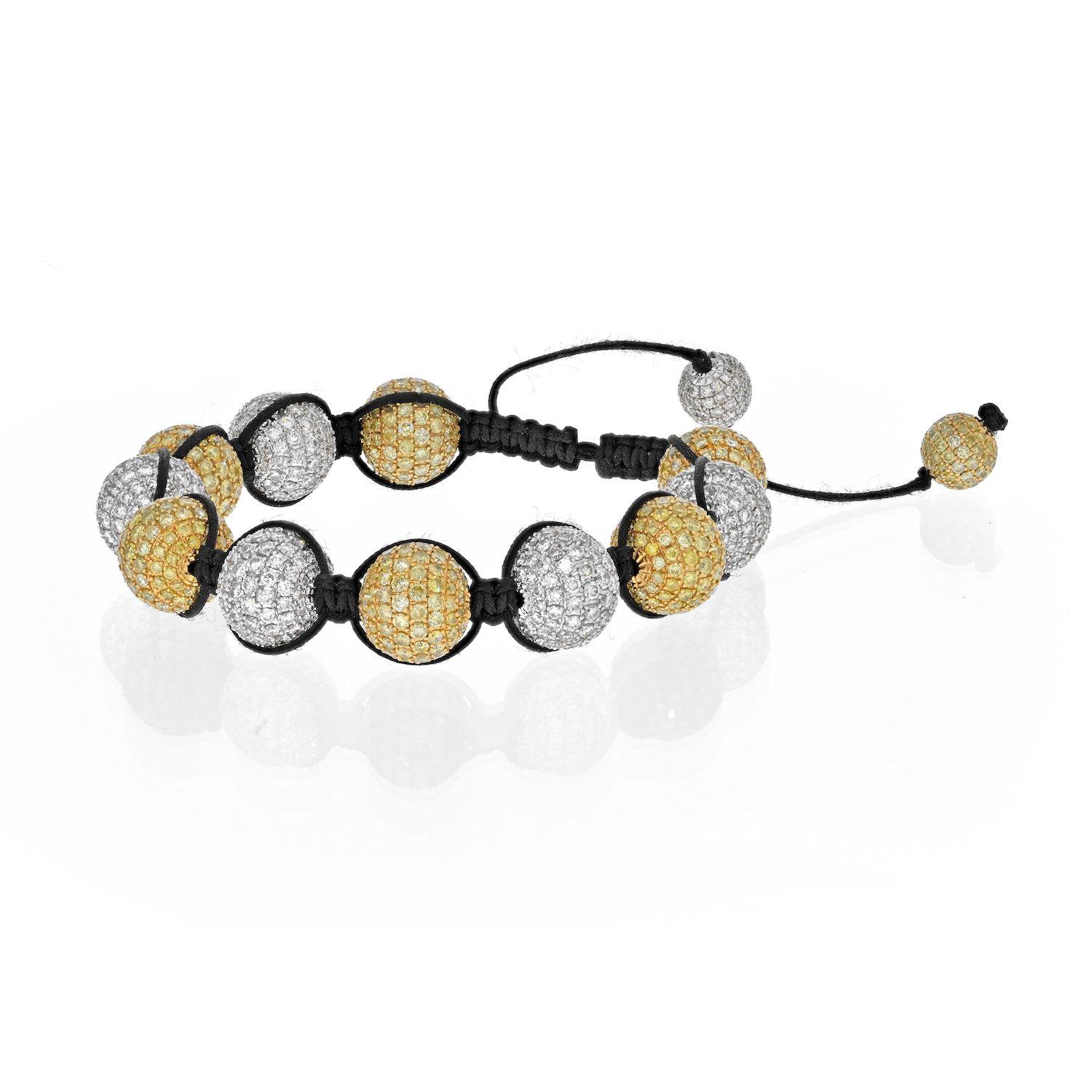 Bracelet Shamballa en or blanc 18K avec diamants blancs et jaunes. 
Parfait pour les hommes et les femmes. Diamants naturels de couleur blanche et jaune.