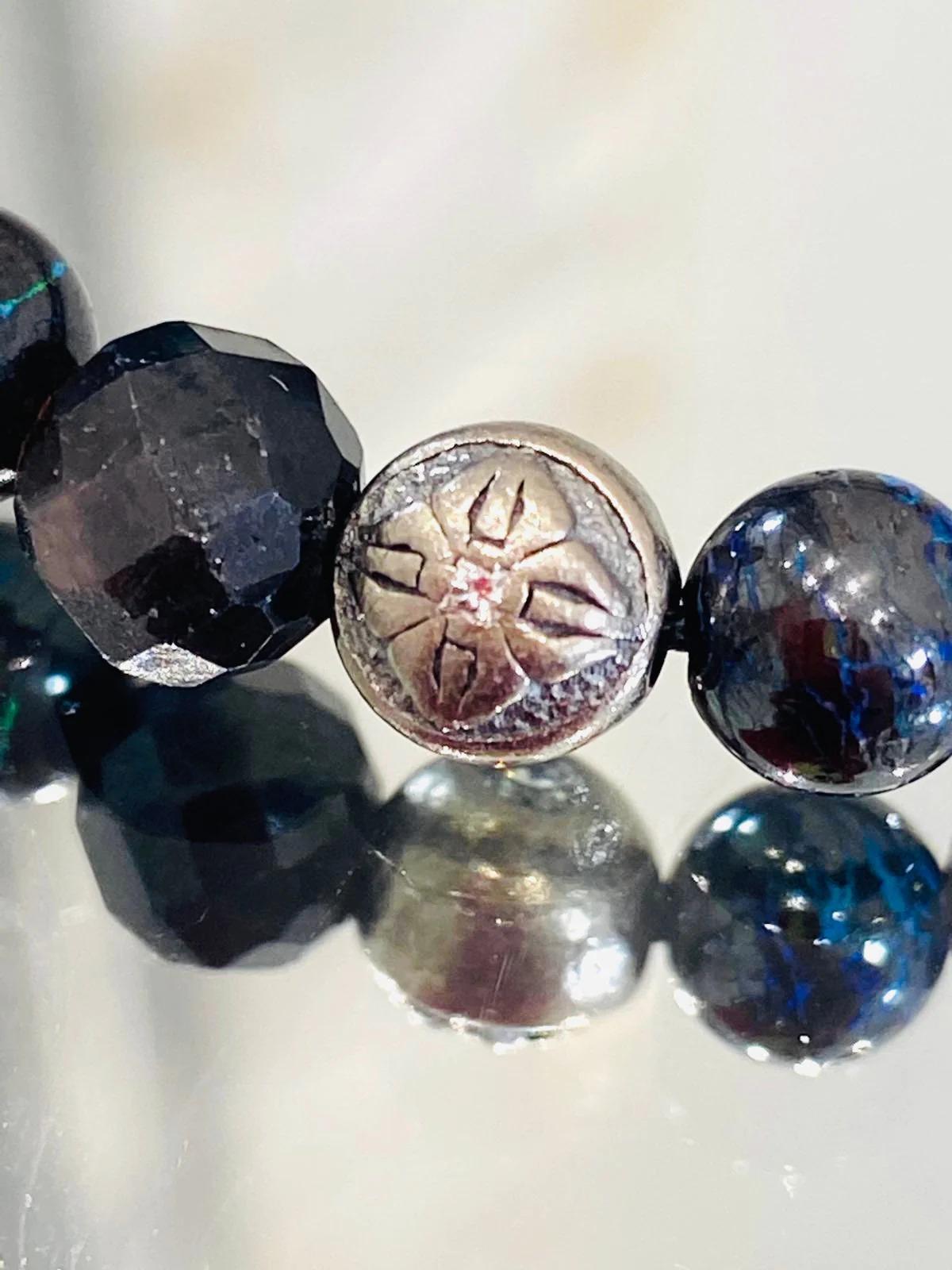Shamballa Jewels Bracelet 18k White Gold with Opal & Sapphire In Excellent Condition In London, GB